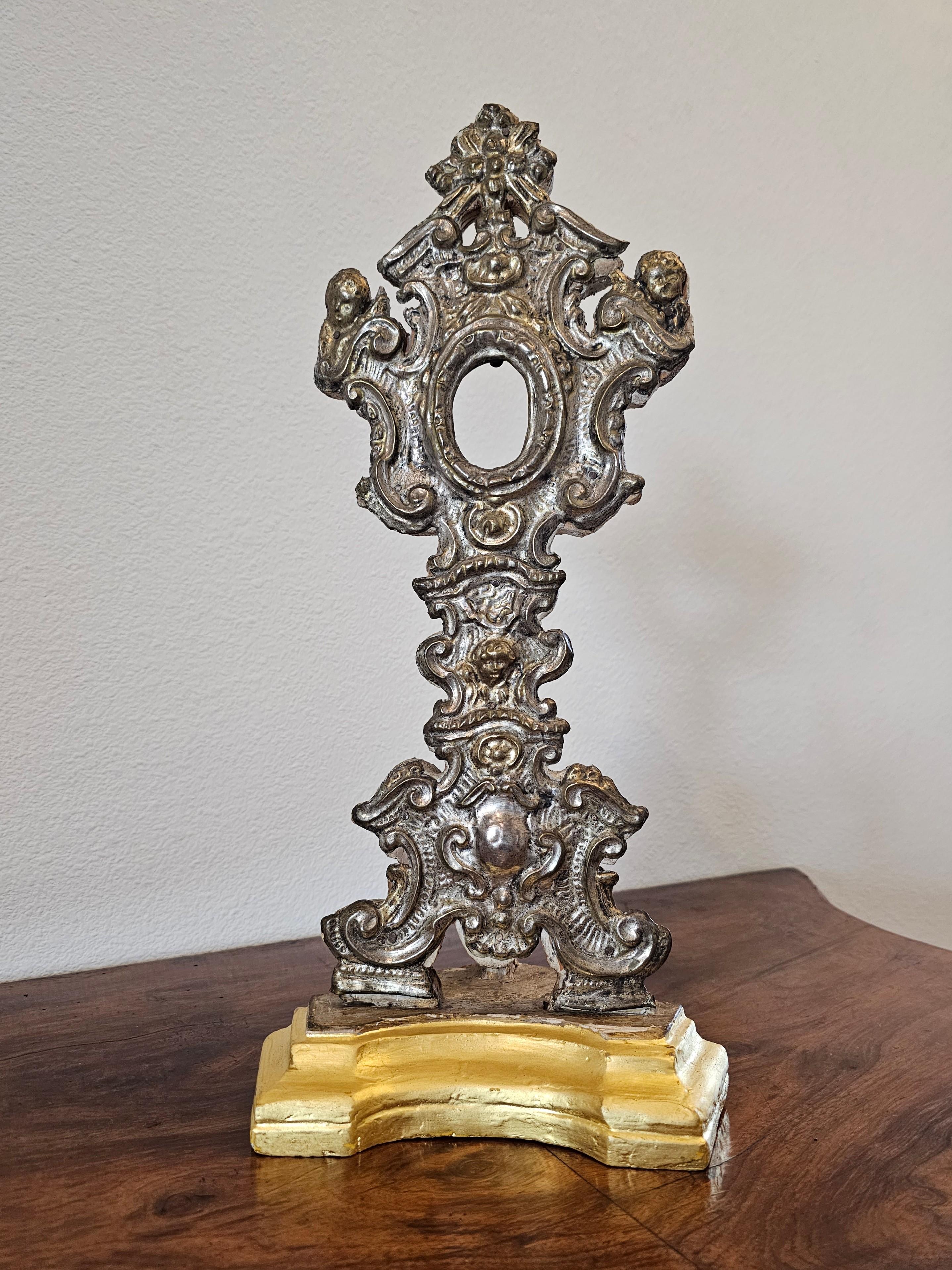 Gilt 18th/19th Century Italian Baroque Silvered Metal Altar Monstrance Reliquary For Sale