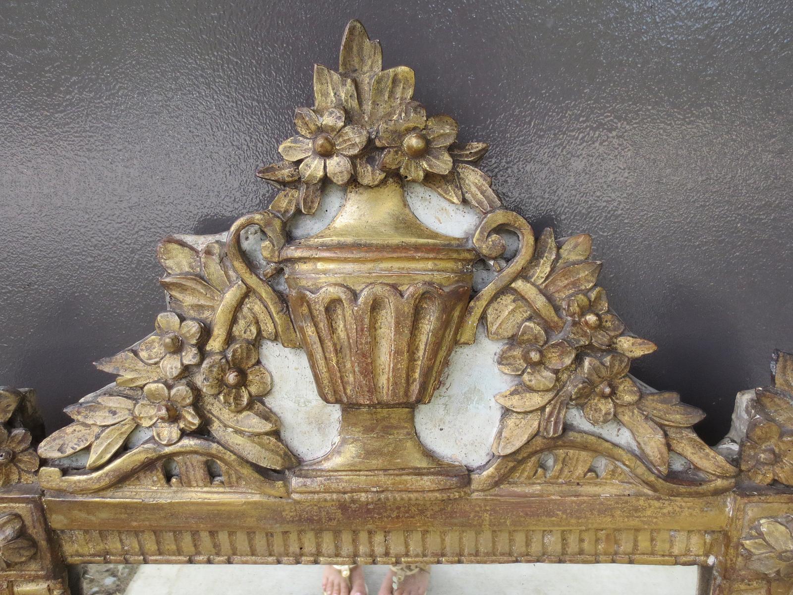 18th-19th Century Italian Neoclassical Painted Parcel Gilt Mirror In Good Condition In Atlanta, GA