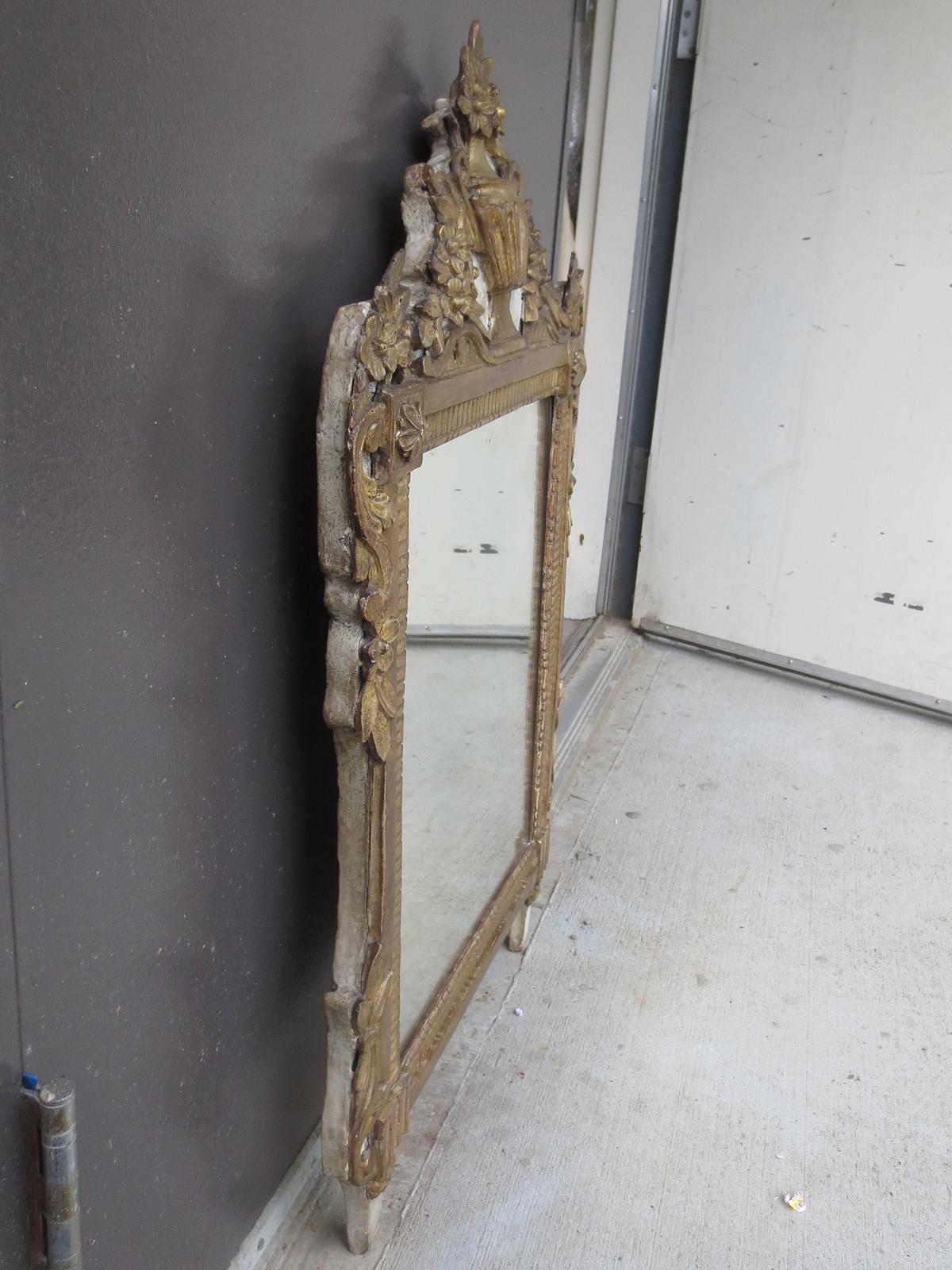 18th-19th Century Italian Neoclassical Painted Parcel Gilt Mirror 3