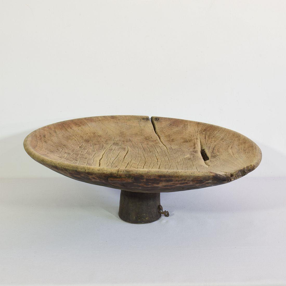 18th-19th Century Moroccan Wooden Couscous / Bread Bowl In Good Condition In Buisson, FR