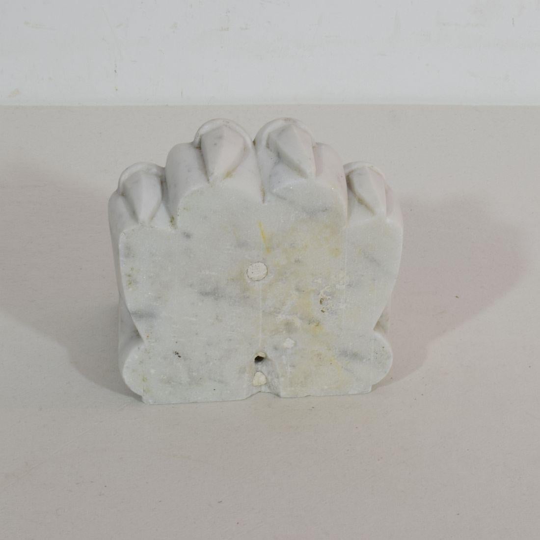 18th-19th Century Neoclassical Italian Marble Claw 7