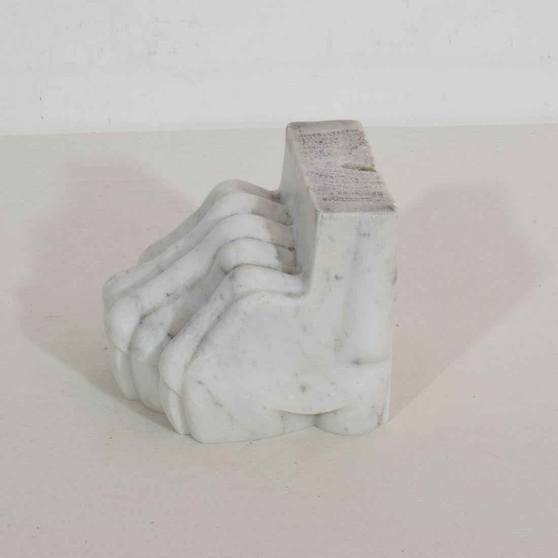 18th-19th Century Neoclassical Italian Marble Claw 3