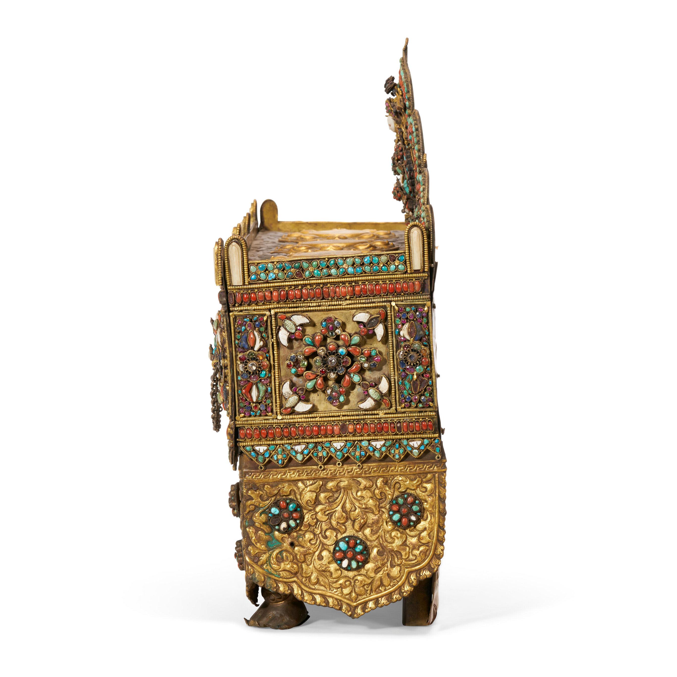 18th/19th Century Nepalese Inlaid and Gilt Silver and Copper Altar For Sale 1