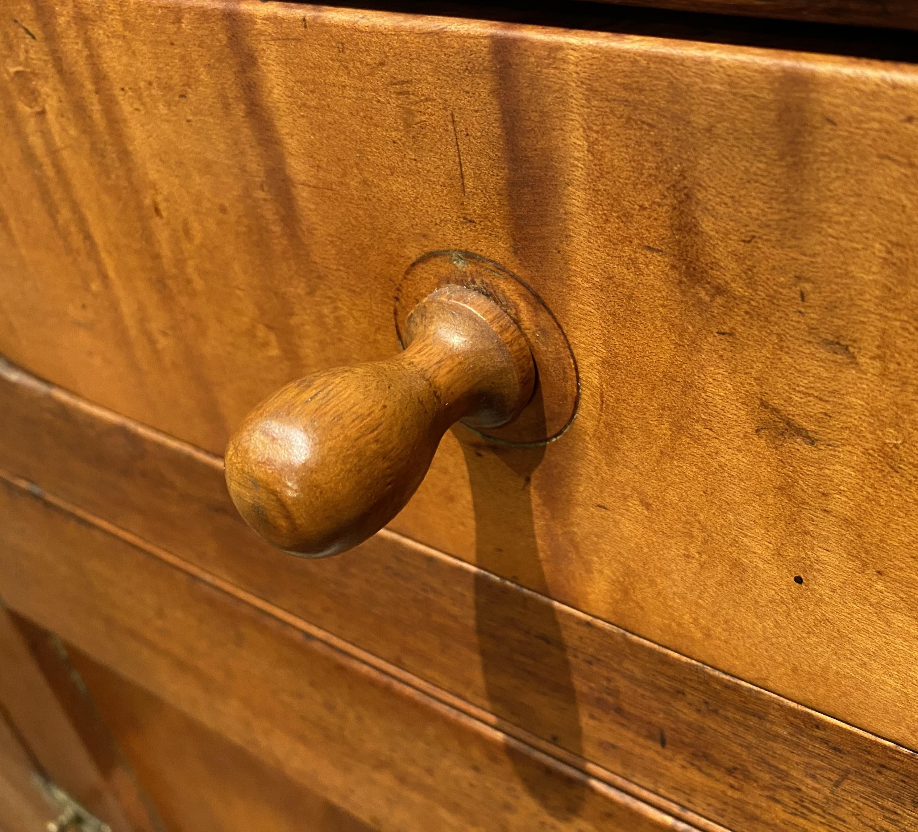 18th/19th Century Pennsylvania Walnut Two Part Step Back Cupboard For Sale 6