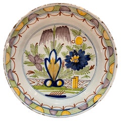 Plat en faïence de Delft polychrome du 18ème-19ème siècle