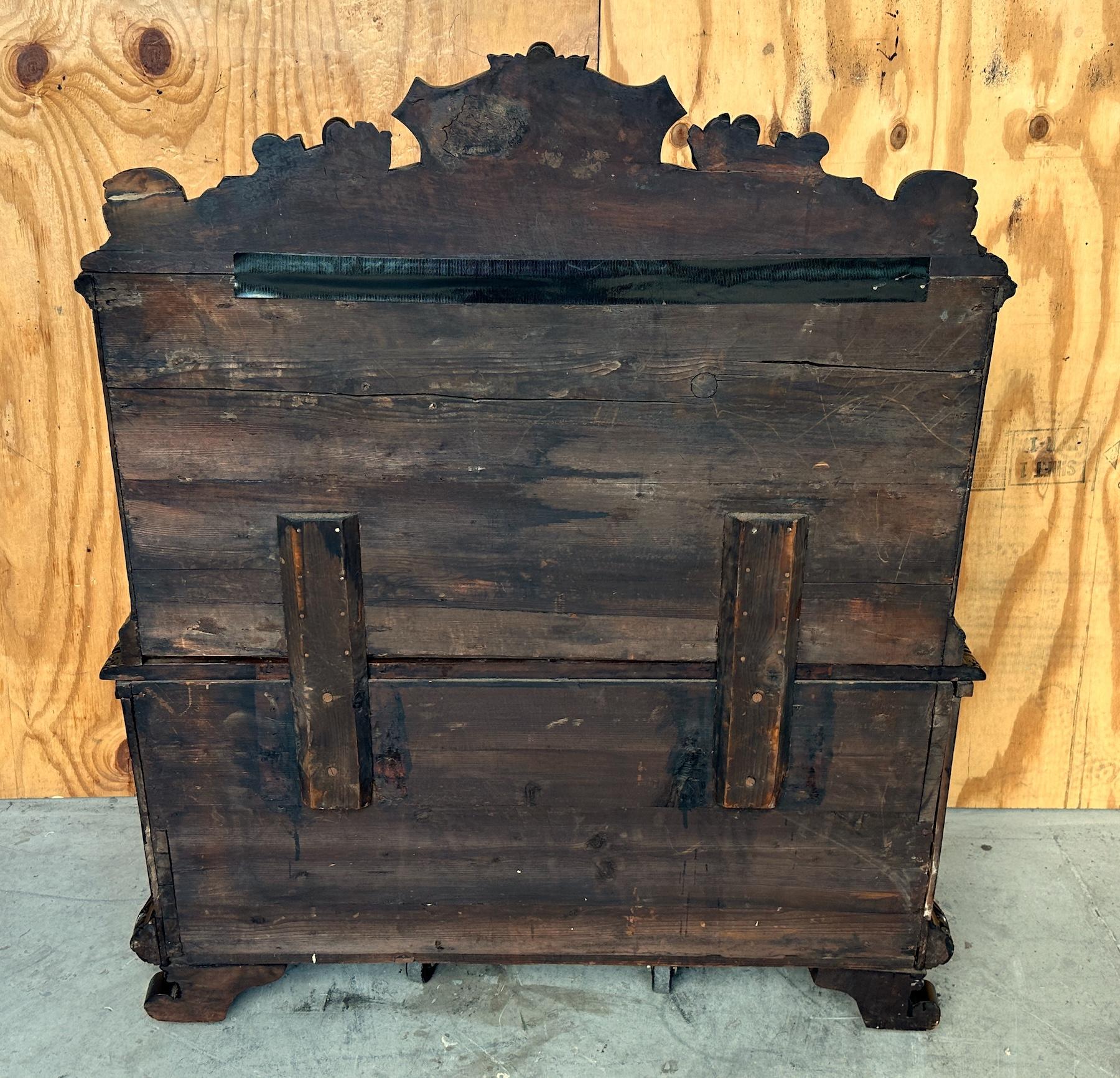 18ème/19ème siècle Renaissance Revival Sculpté  Banc figuratif en noyer en vente 6