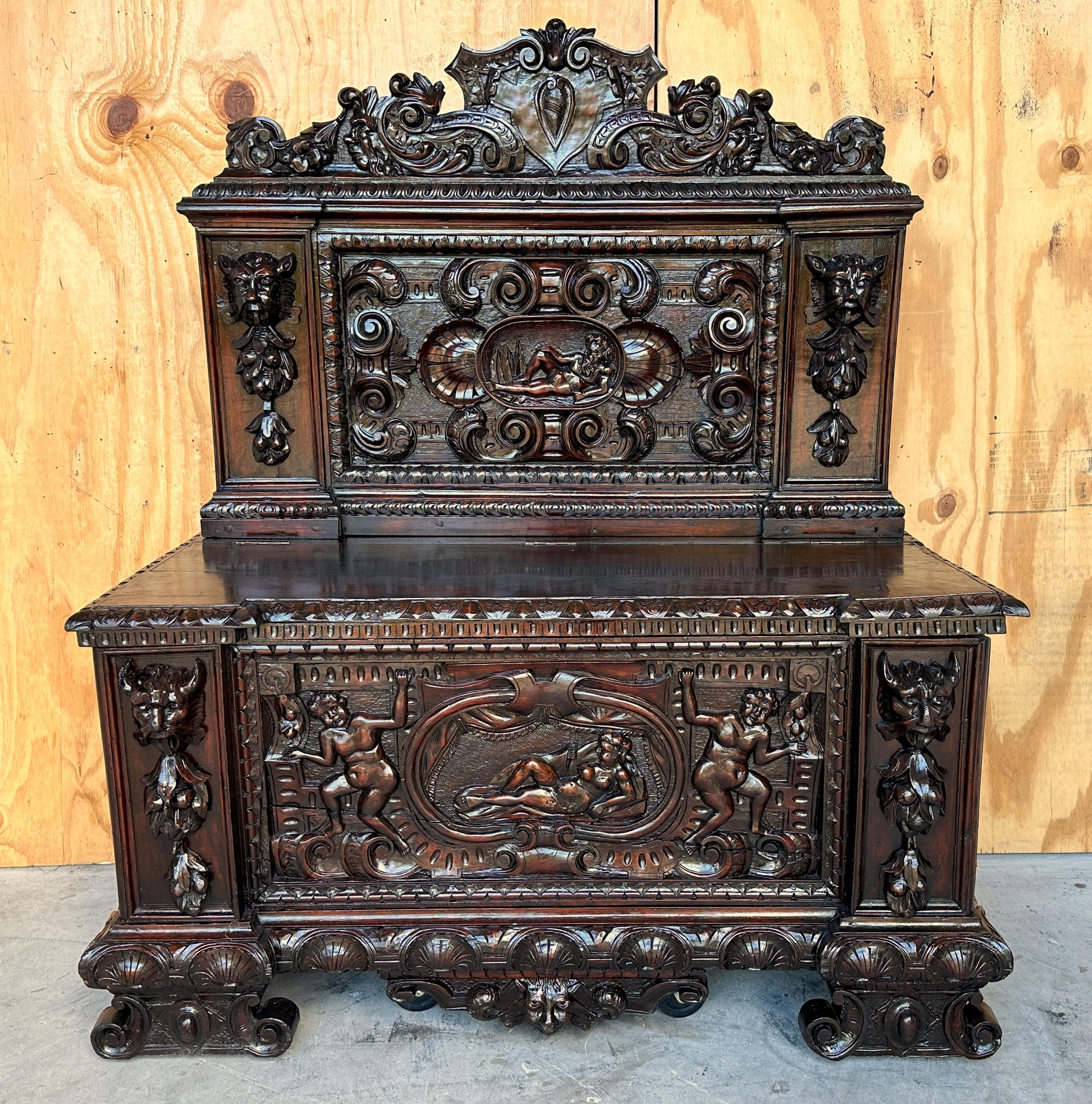 Sculpté à la main 18ème/19ème siècle Renaissance Revival Sculpté  Banc figuratif en noyer en vente