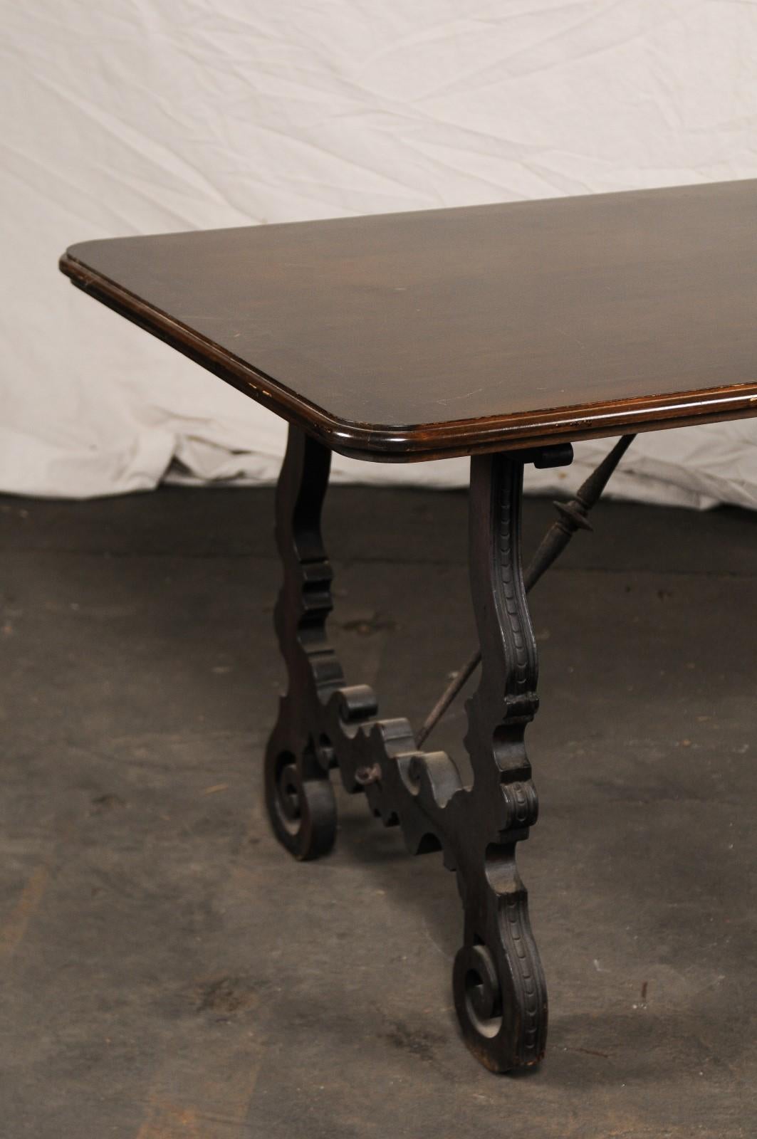18th-19th Century Spanish Trestle Table with Iron Stretcher In Good Condition For Sale In Atlanta, GA