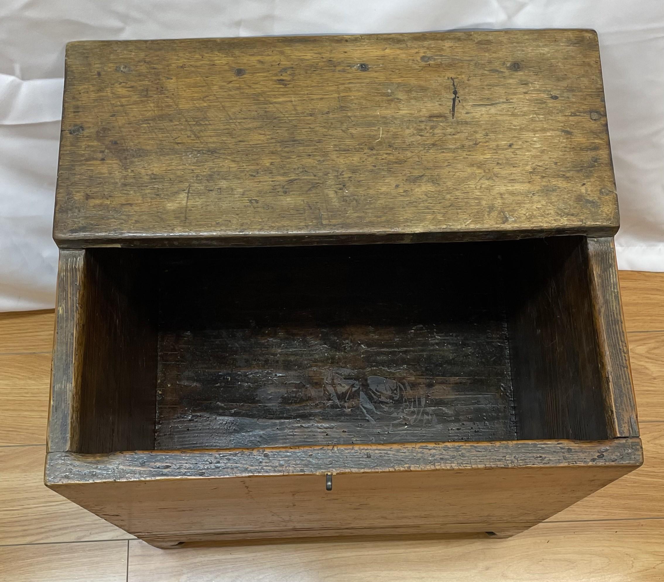 18th - 19th century sugar chest

20 x 17 x 23