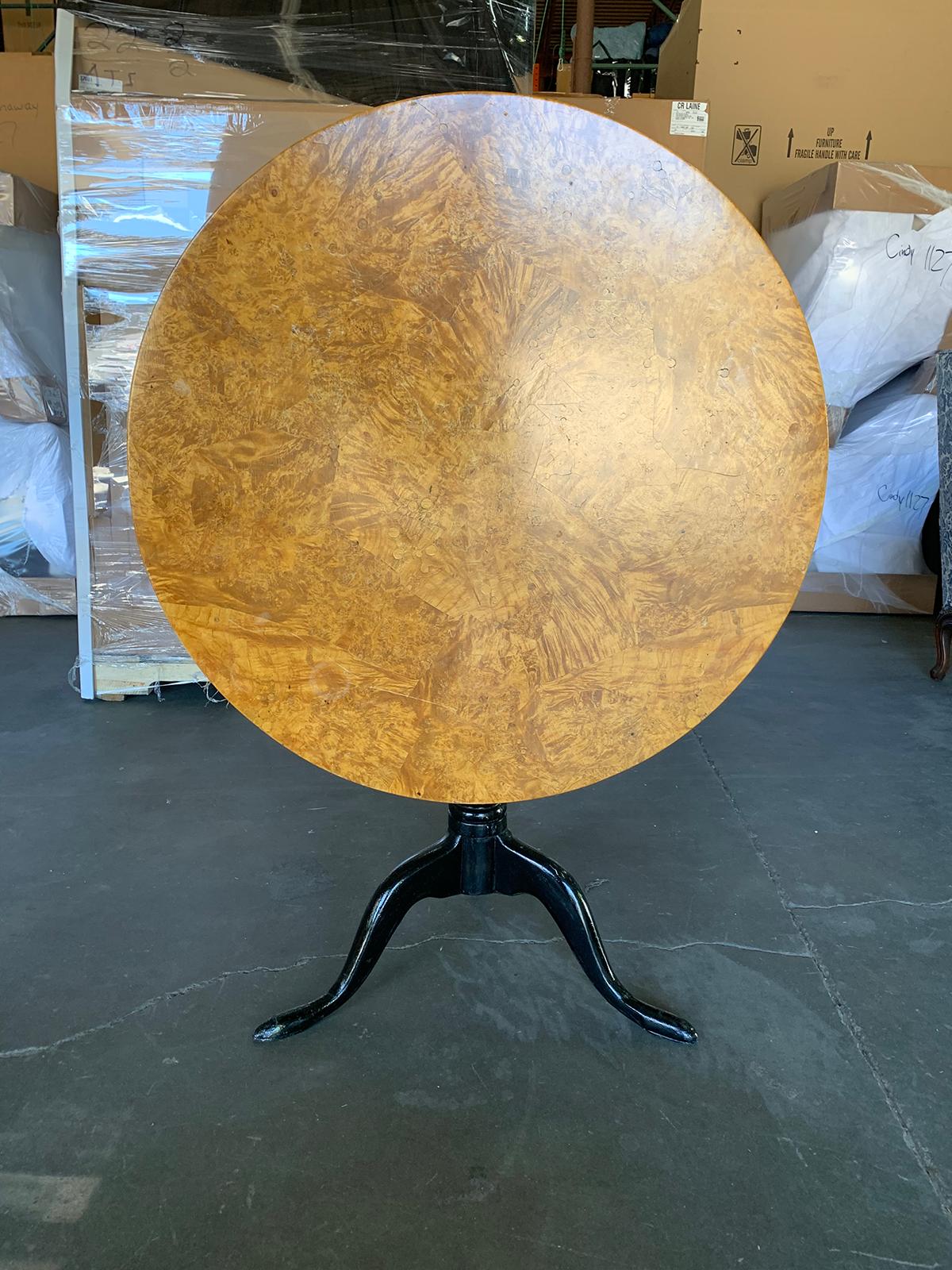 18th-19th Century Swedish Alder Root Tilt Top Round Side Table For Sale 9