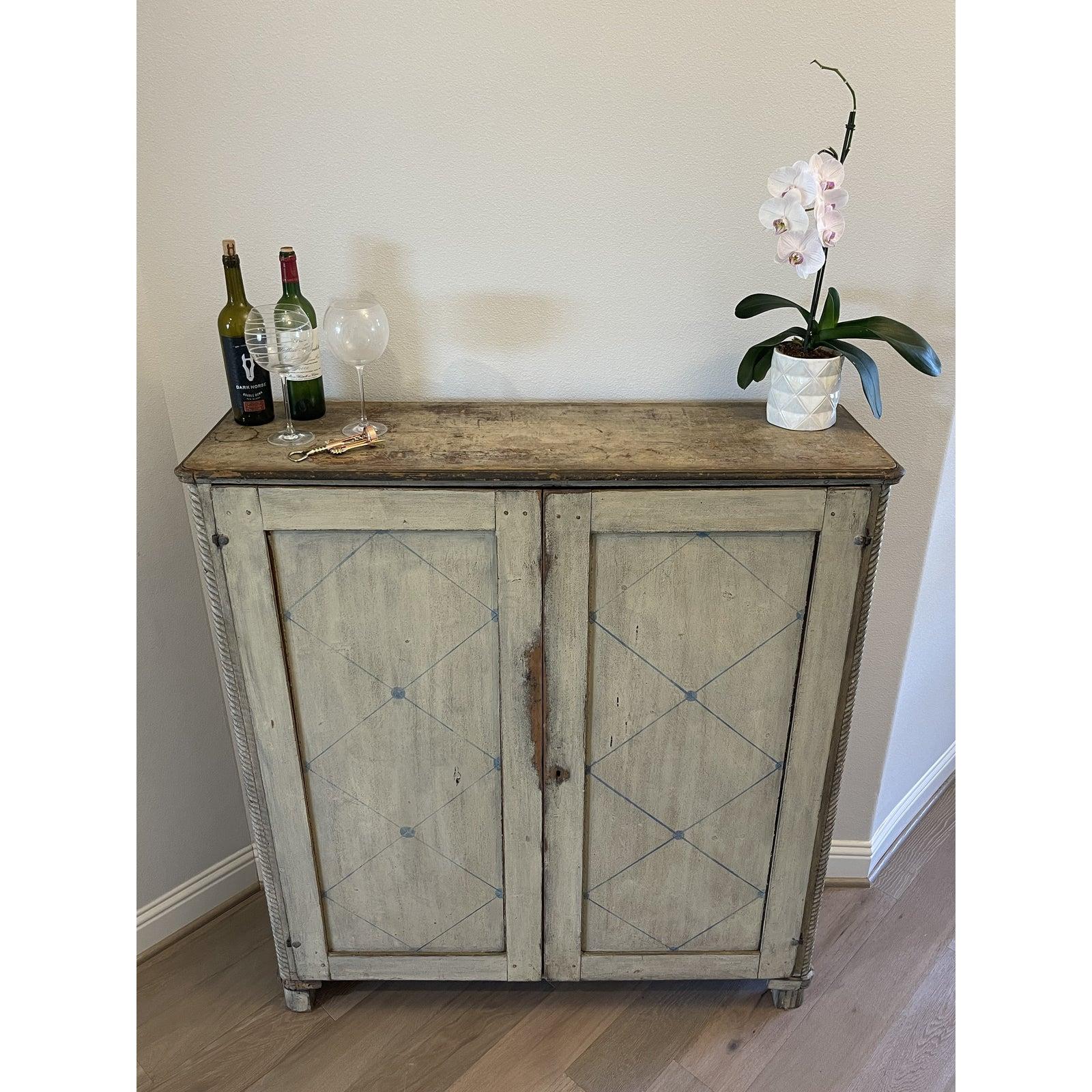 18th/19th Century Swedish Gustavian Period Painted Pine Kitchen Cupboard For Sale 5