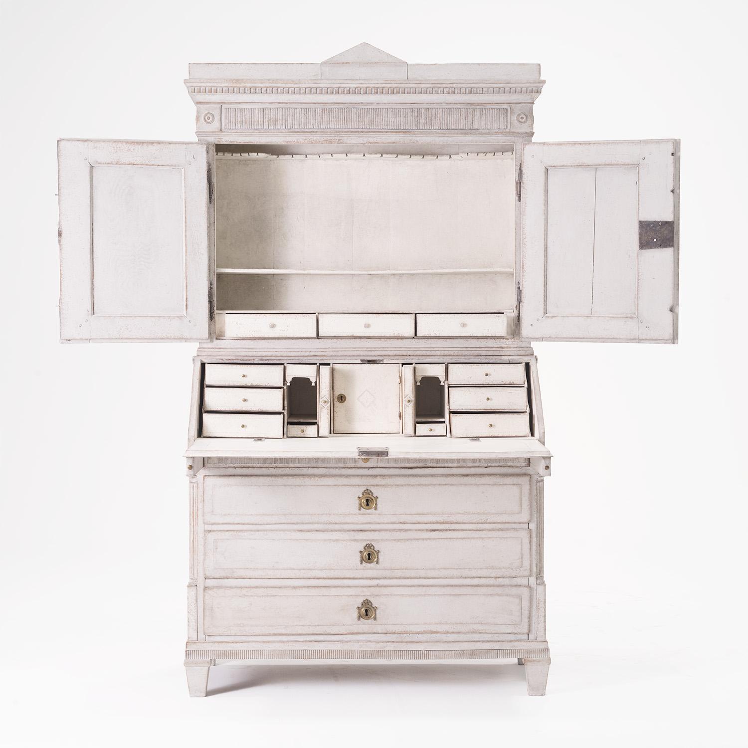 18th - 19th Century Swedish Gustavian Pinewood Bureau - Scandinavian Secretaire In condizioni buone in vendita a West Palm Beach, FL