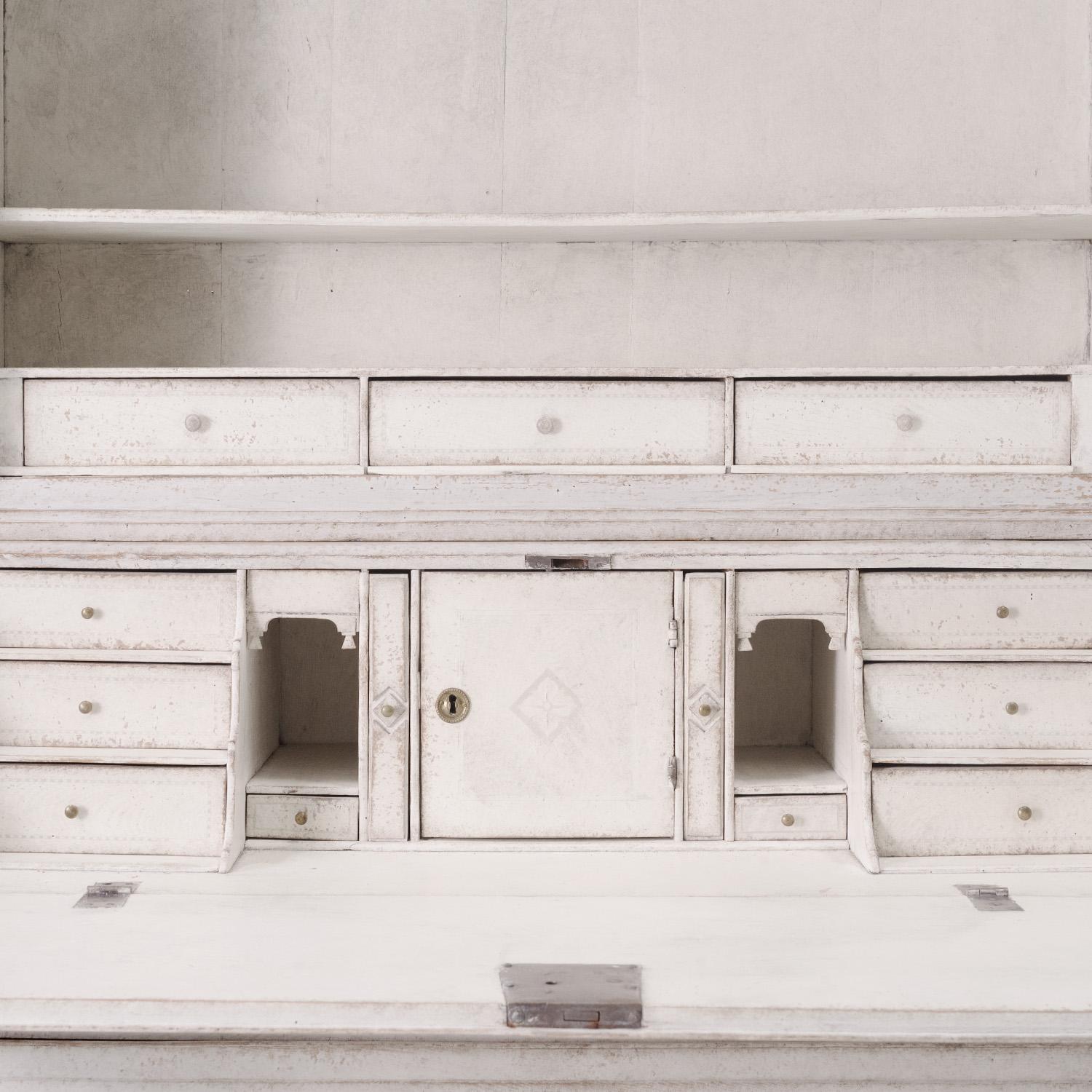 XVIII secolo 18th - 19th Century Swedish Gustavian Pinewood Bureau - Scandinavian Secretaire in vendita