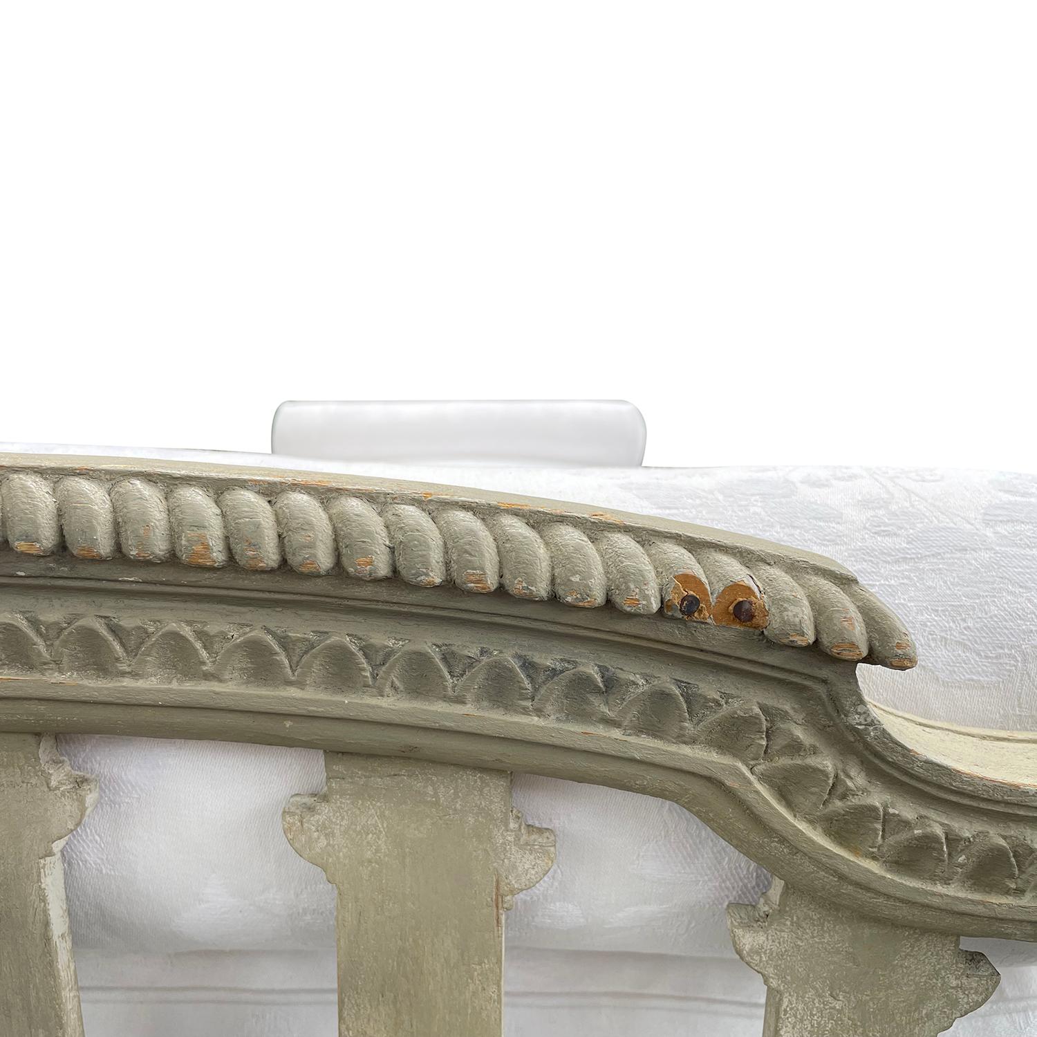Letto da giorno in legno di pino gustaviano bianco del XVIII-XIX secolo, panca da divano antica in vendita 8