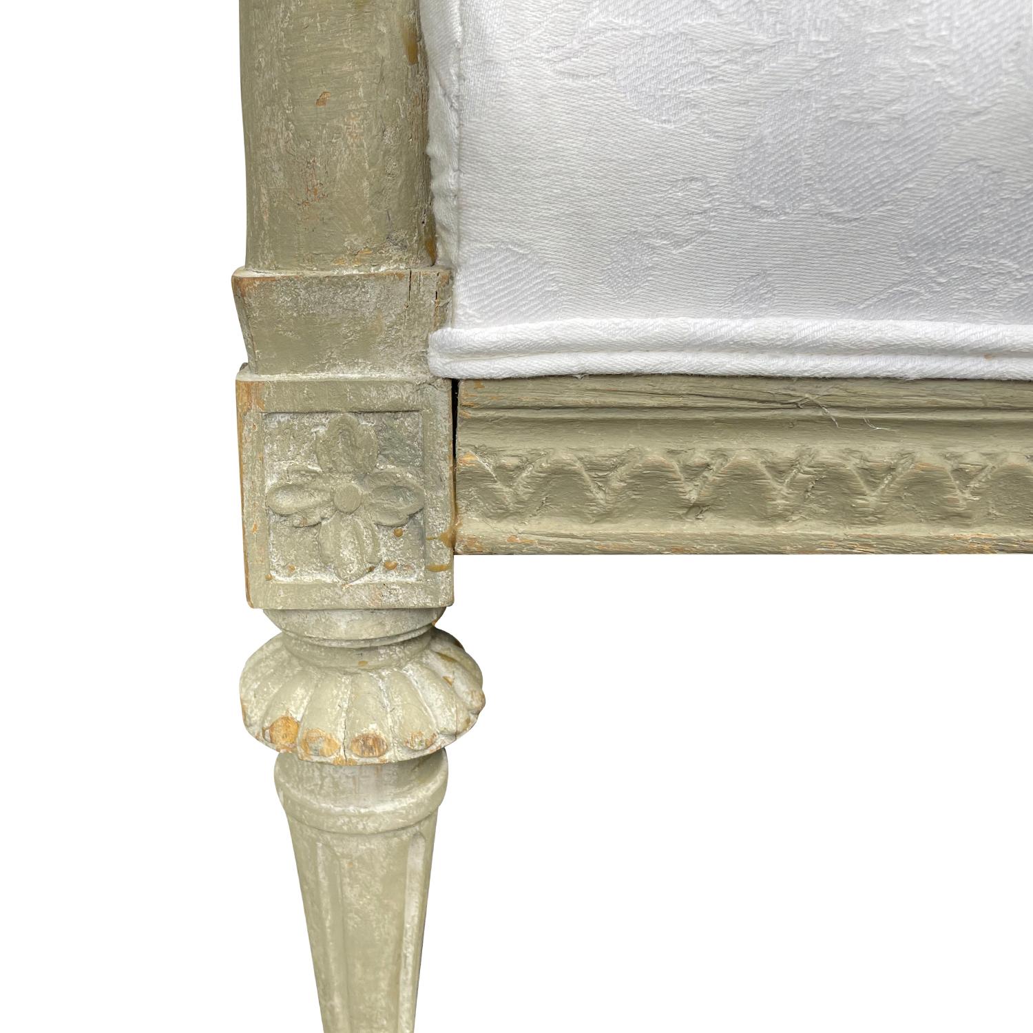 Letto da giorno in legno di pino gustaviano bianco del XVIII-XIX secolo, panca da divano antica in vendita 9