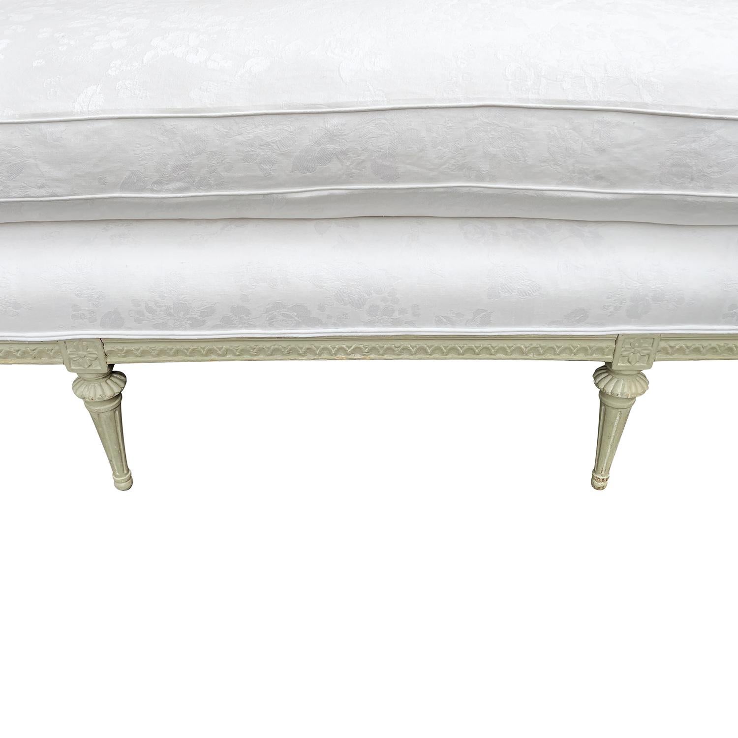 18th-19th Century White Swedish Gustavian Pinewood Daybed, Antique Sofa Bench For Sale 11