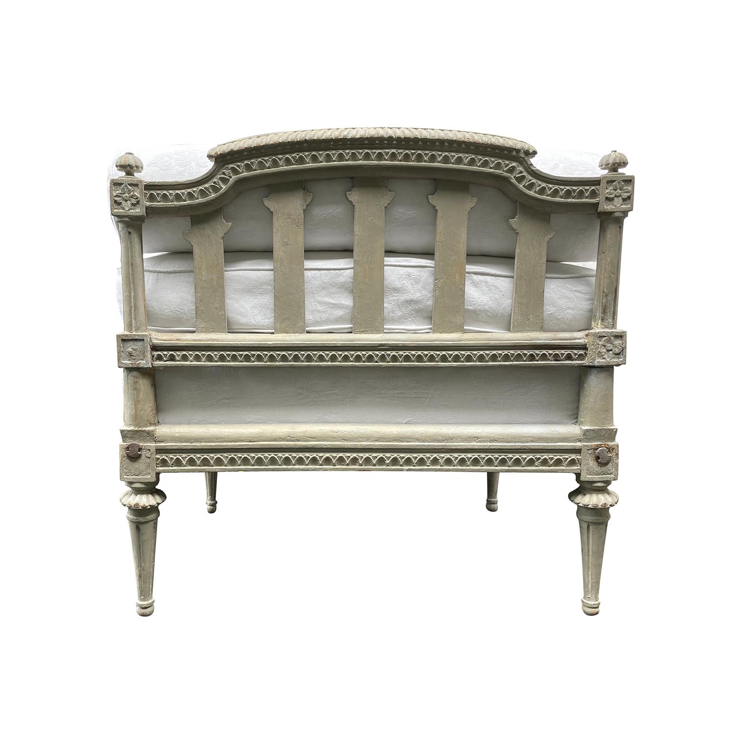 18th-19th Century White Swedish Gustavian Pinewood Daybed, Antique Sofa Bench For Sale 3