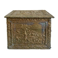 Scatola di legno del XVIII-XIX secolo con ottone repoussé