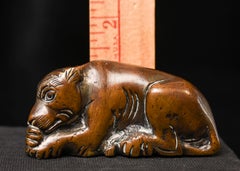 Pesa china de fundición maciza del siglo XVIII-XIX de un león animado