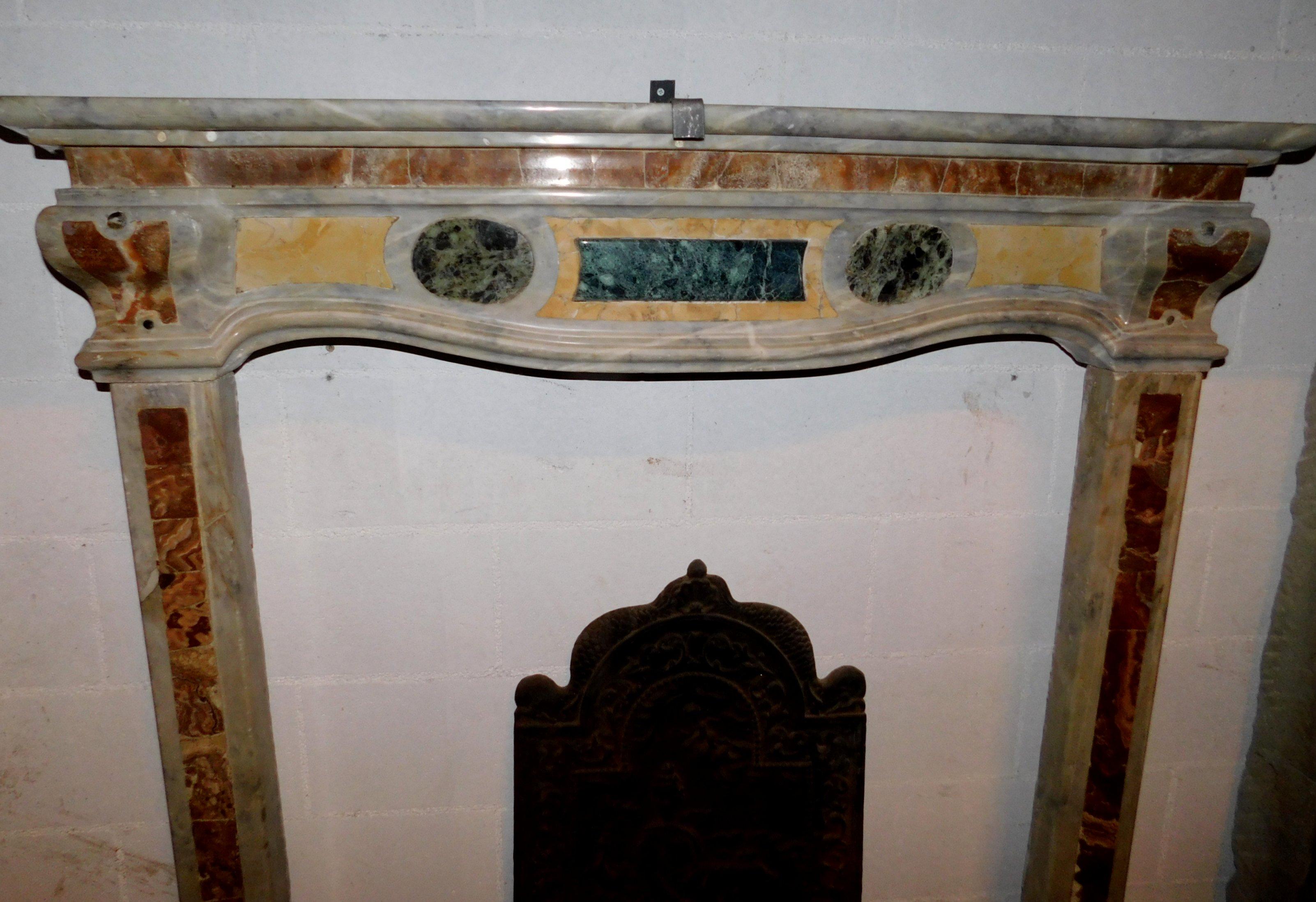 18th Antique Italy Fireplace in Bardiglio Gray Marble, Yellow, Green, Red, Rich In Good Condition In Cuneo, Italy (CN)