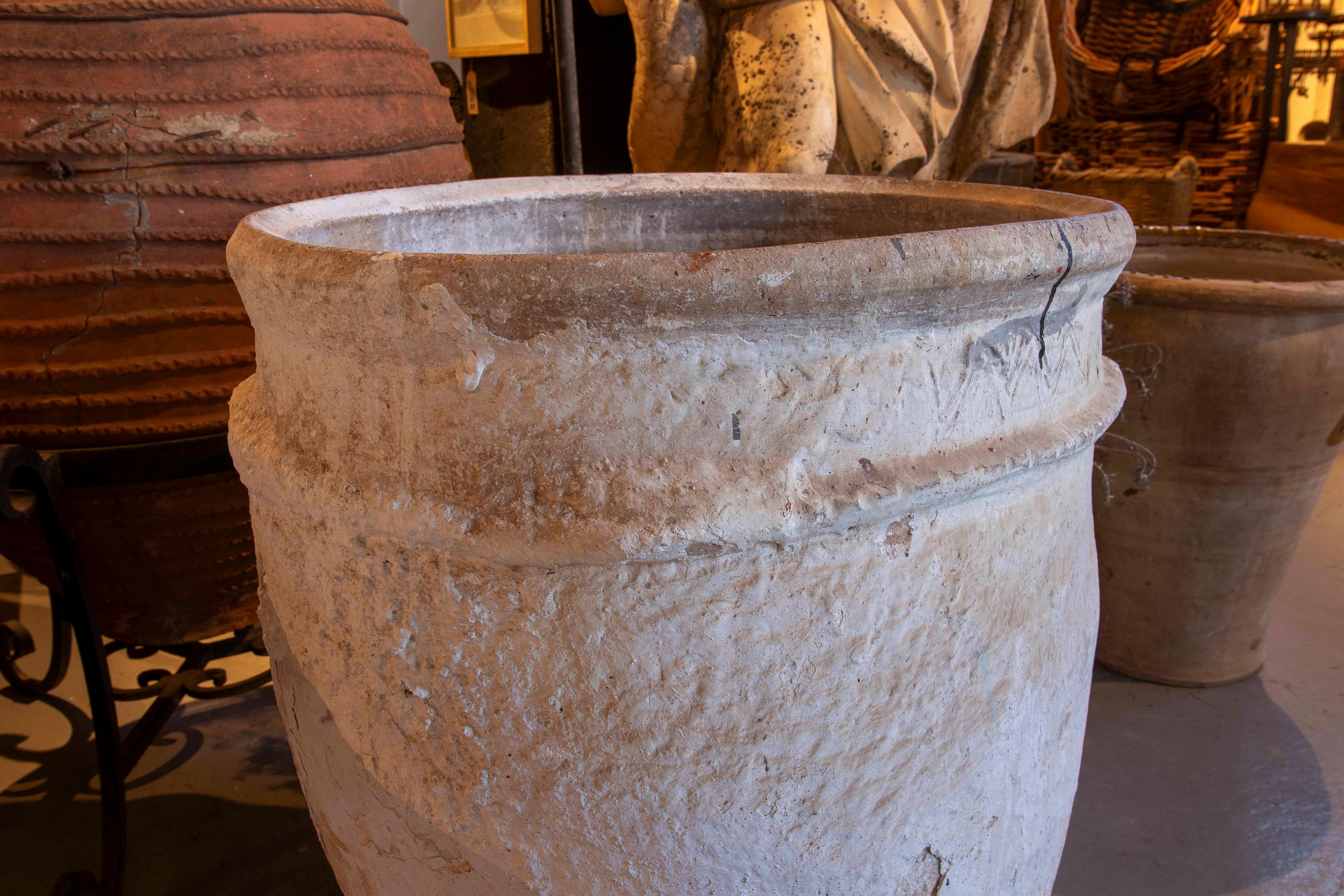 18th Arabian Whitewashed Ceramic Bath 6