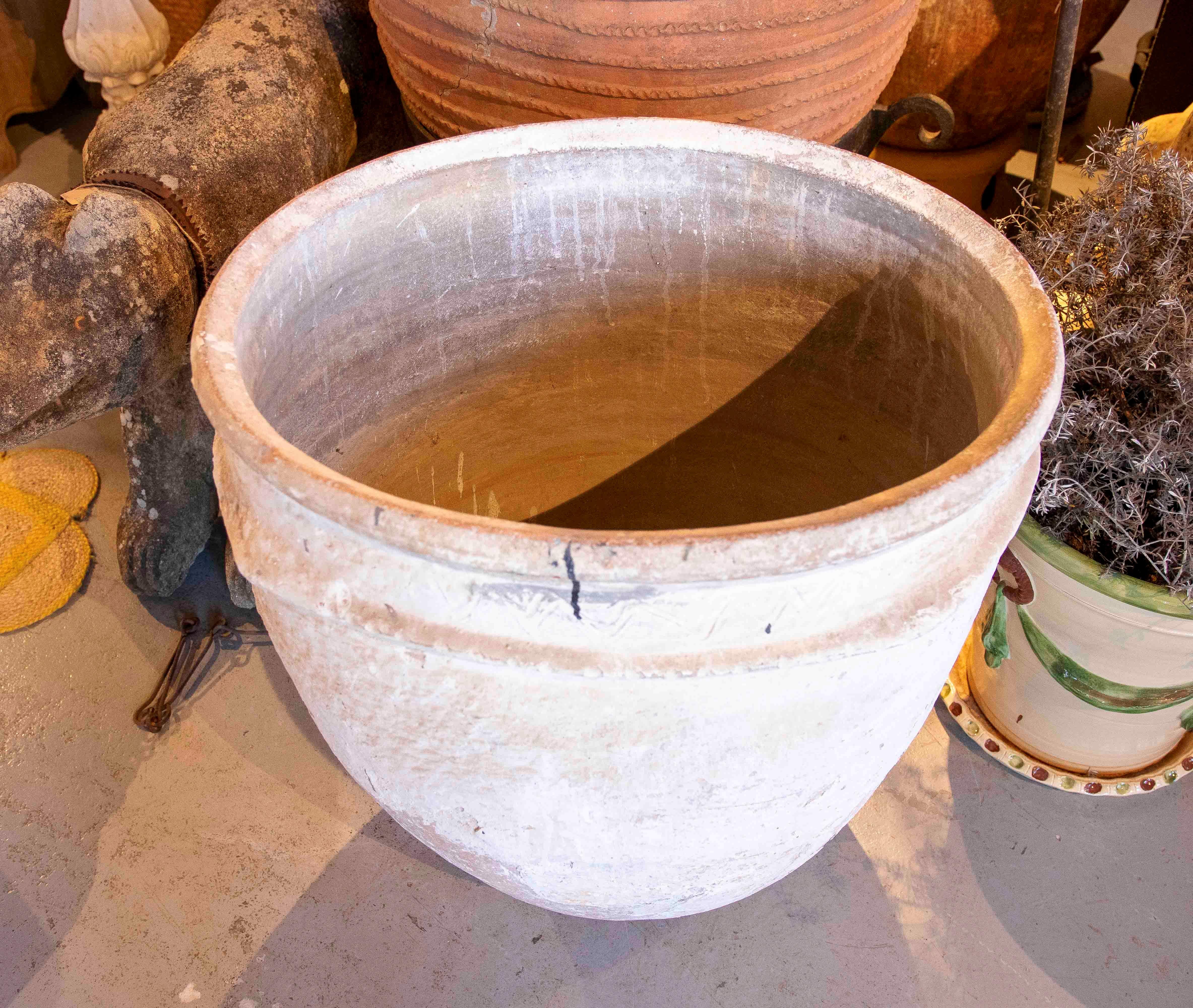 18th Arabian Whitewashed Ceramic Bath 7