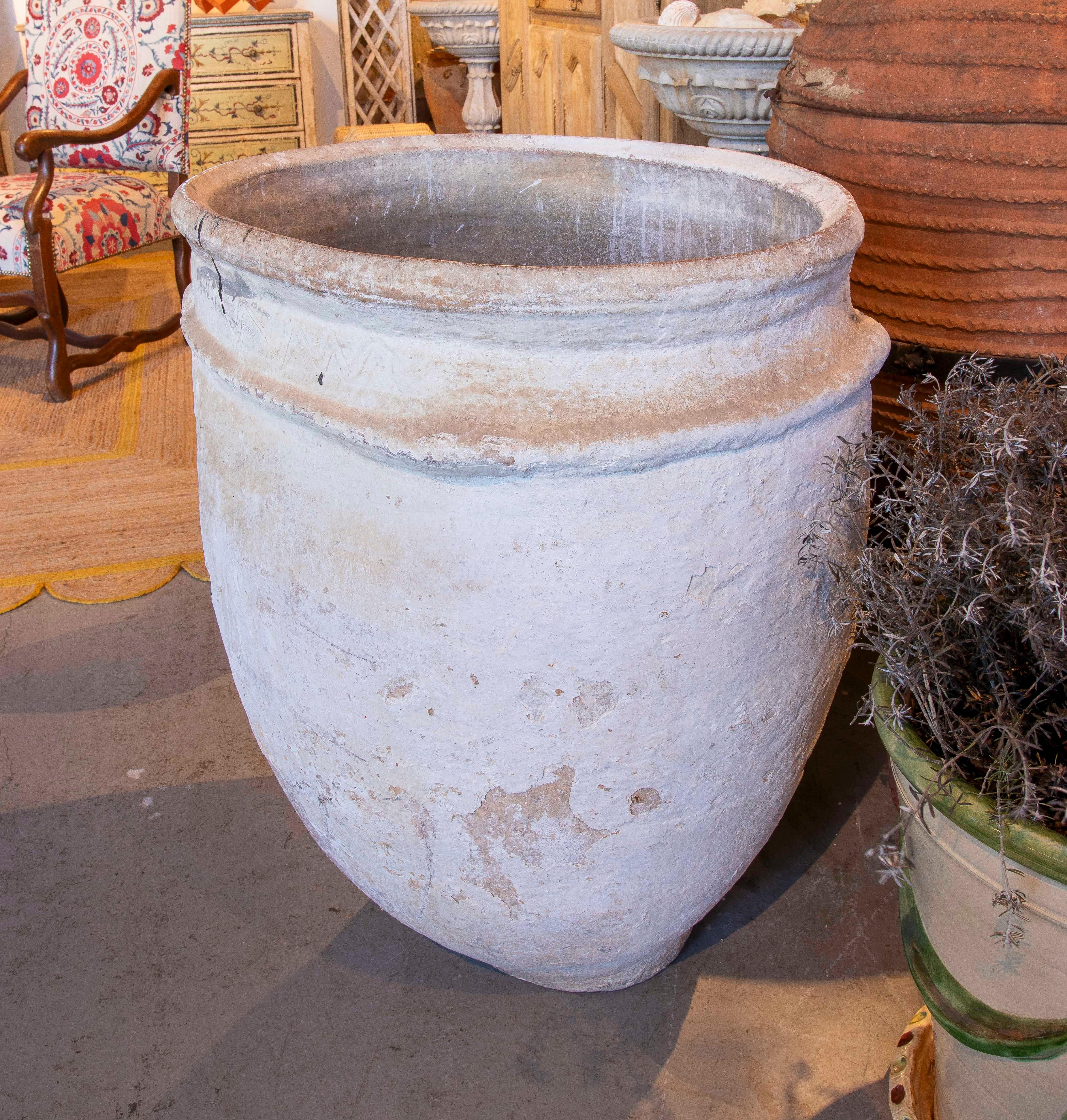 18th Century and Earlier 18th Arabian Whitewashed Ceramic Bath