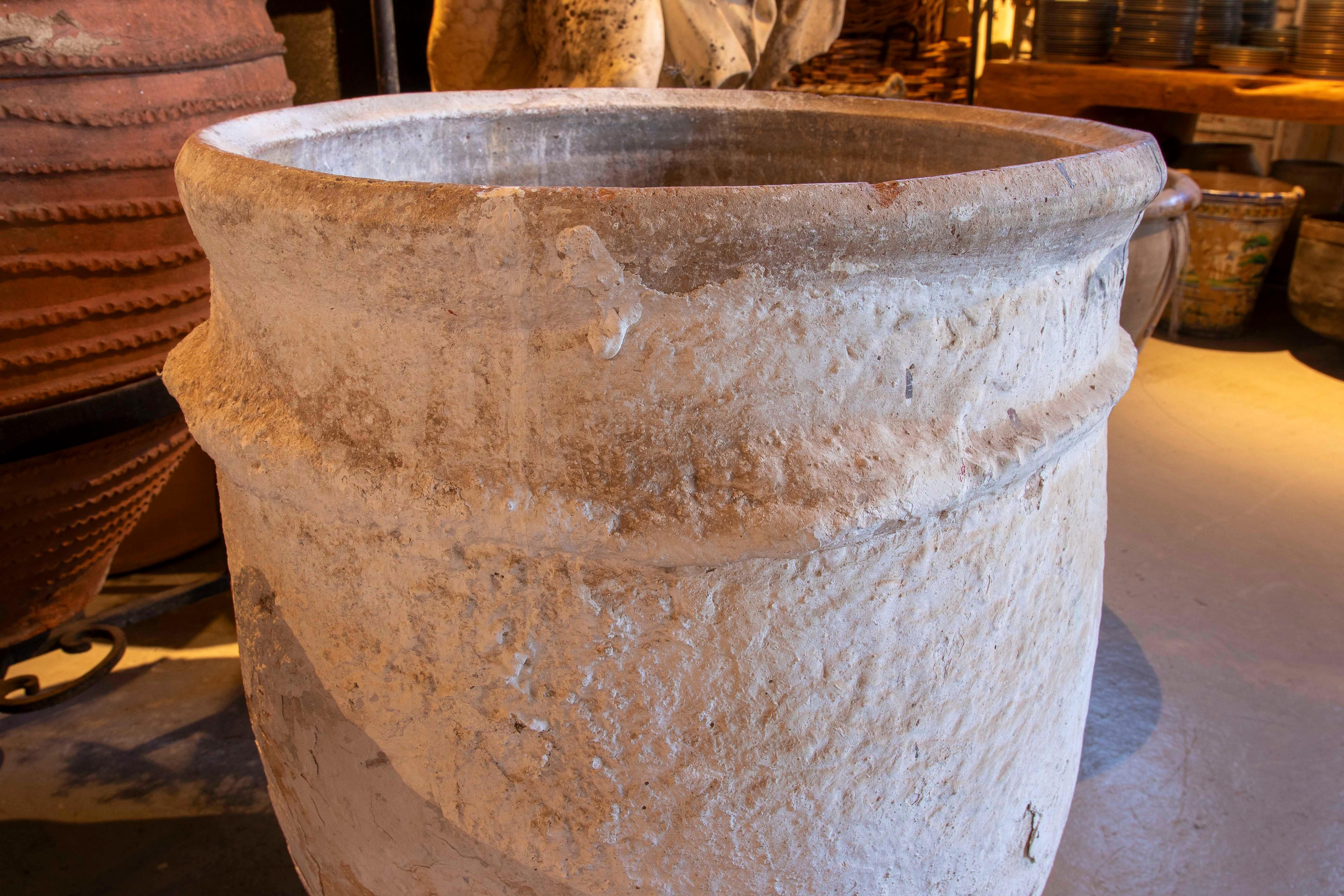18th Arabian Whitewashed Ceramic Bath 3