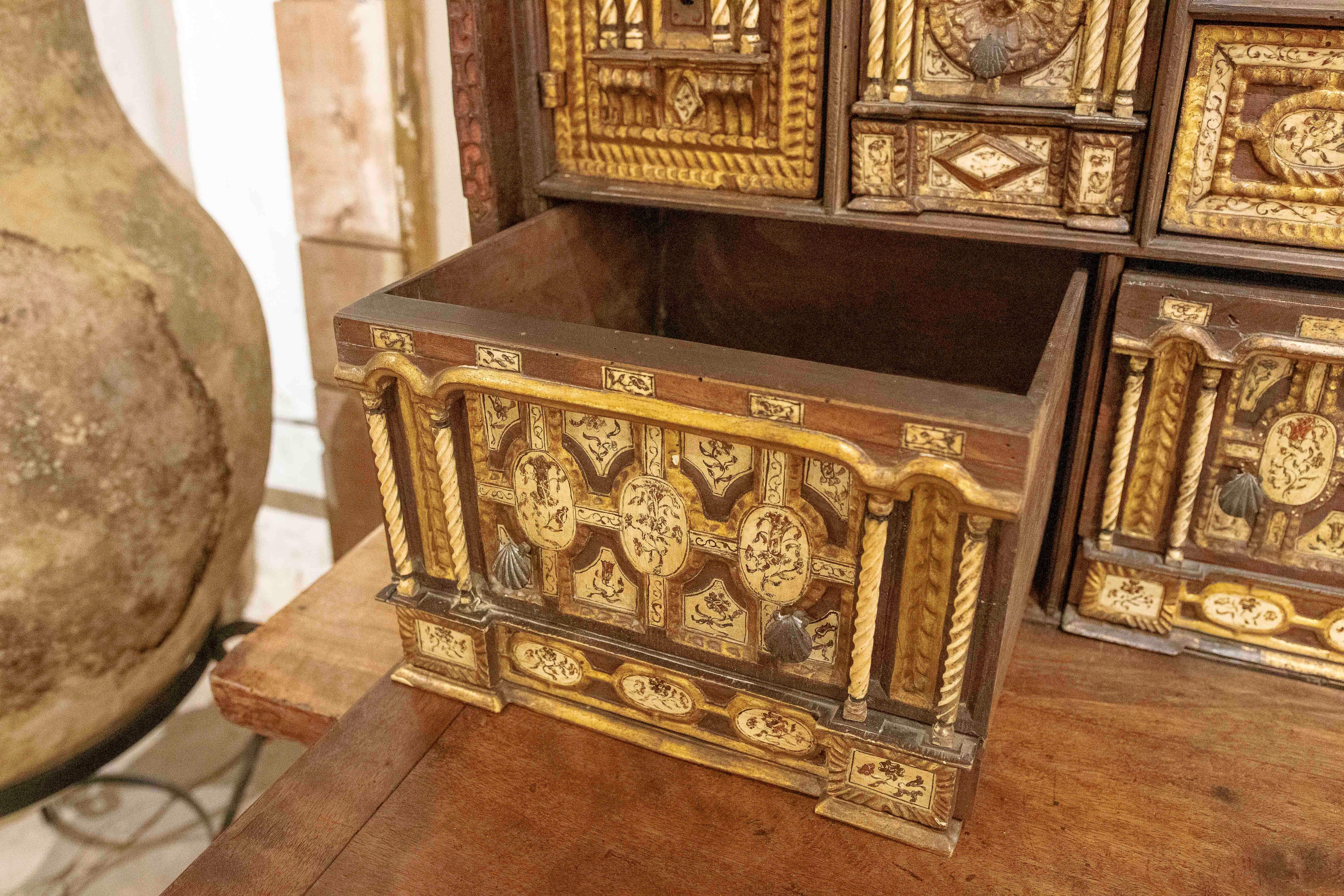 18th Bargas-style Bargueño Desk with a 19th Century Bridge Table For Sale 8
