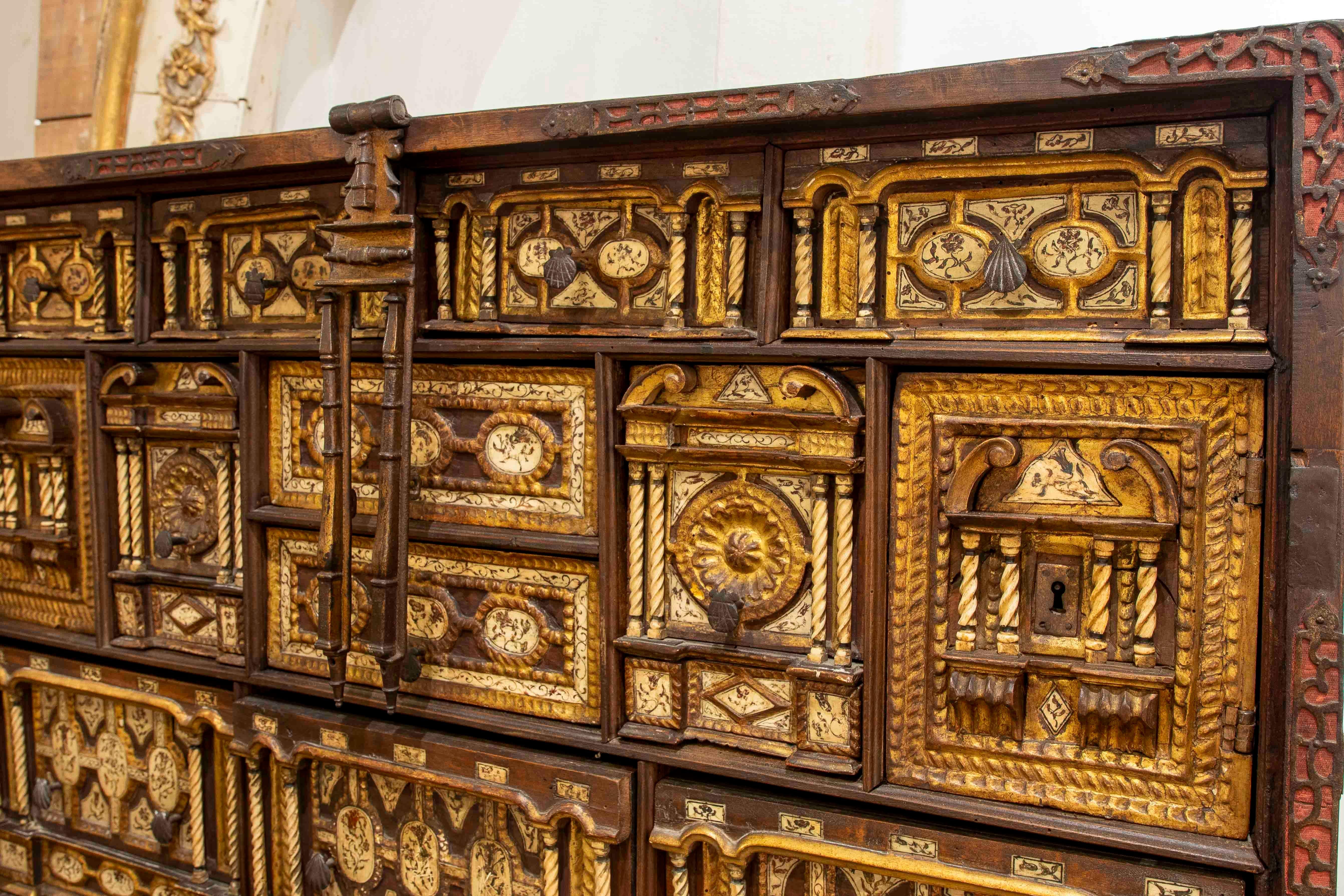 Hand-Carved 18th Bargas-style Bargueño Desk with a 19th Century Bridge Table For Sale