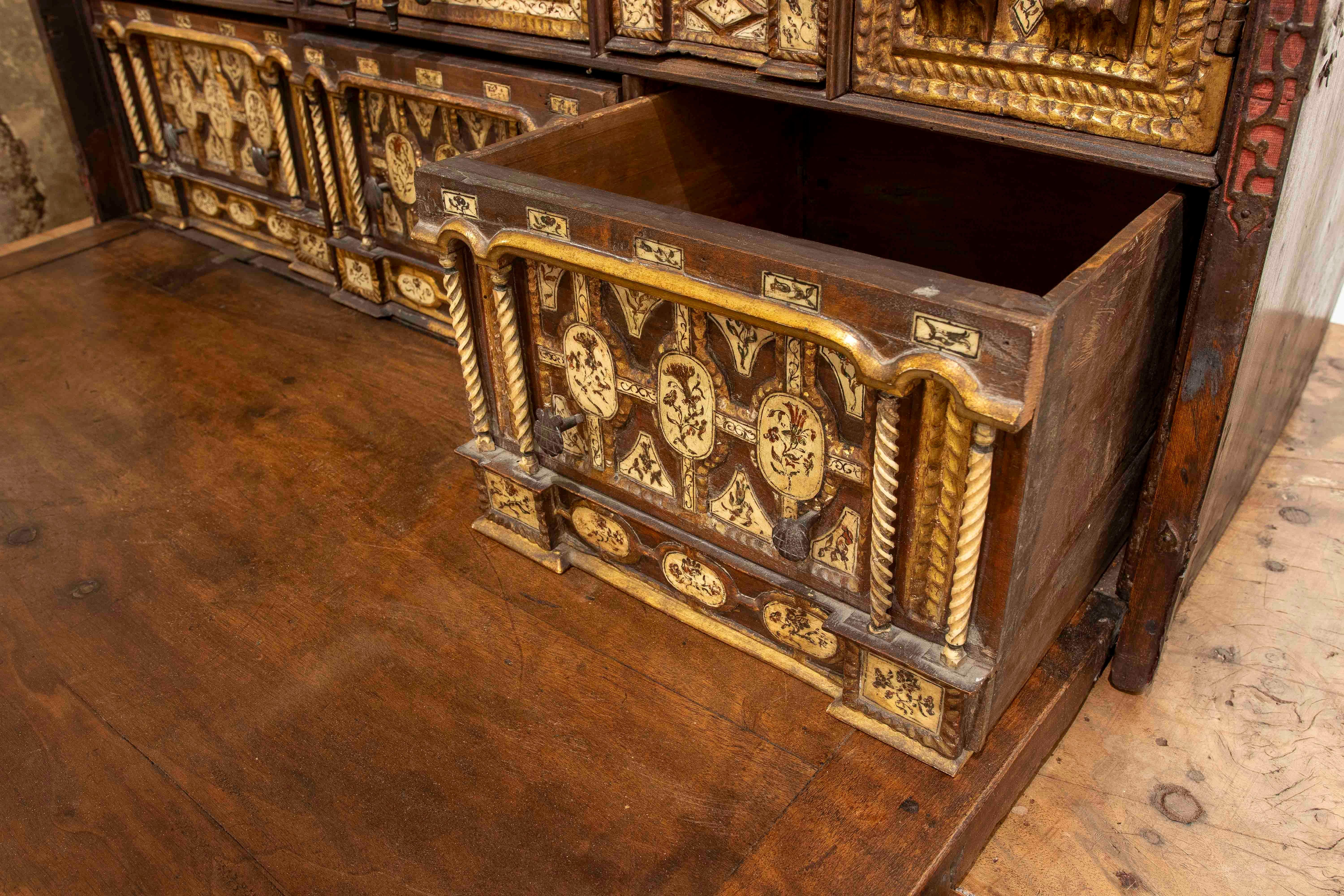 18th Bargas-style Bargueño Desk with a 19th Century Bridge Table For Sale 1