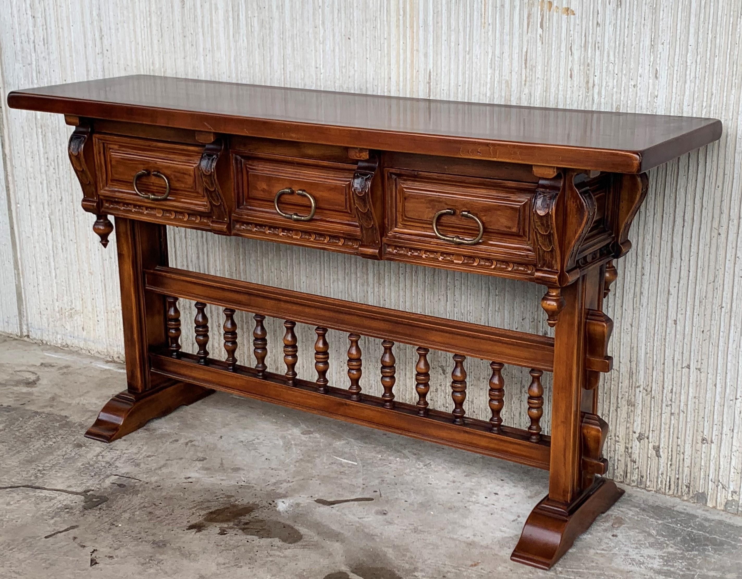 Baroque Console Table in Walnut with Three Carved Drawers and Stretcher In Good Condition For Sale In Miami, FL