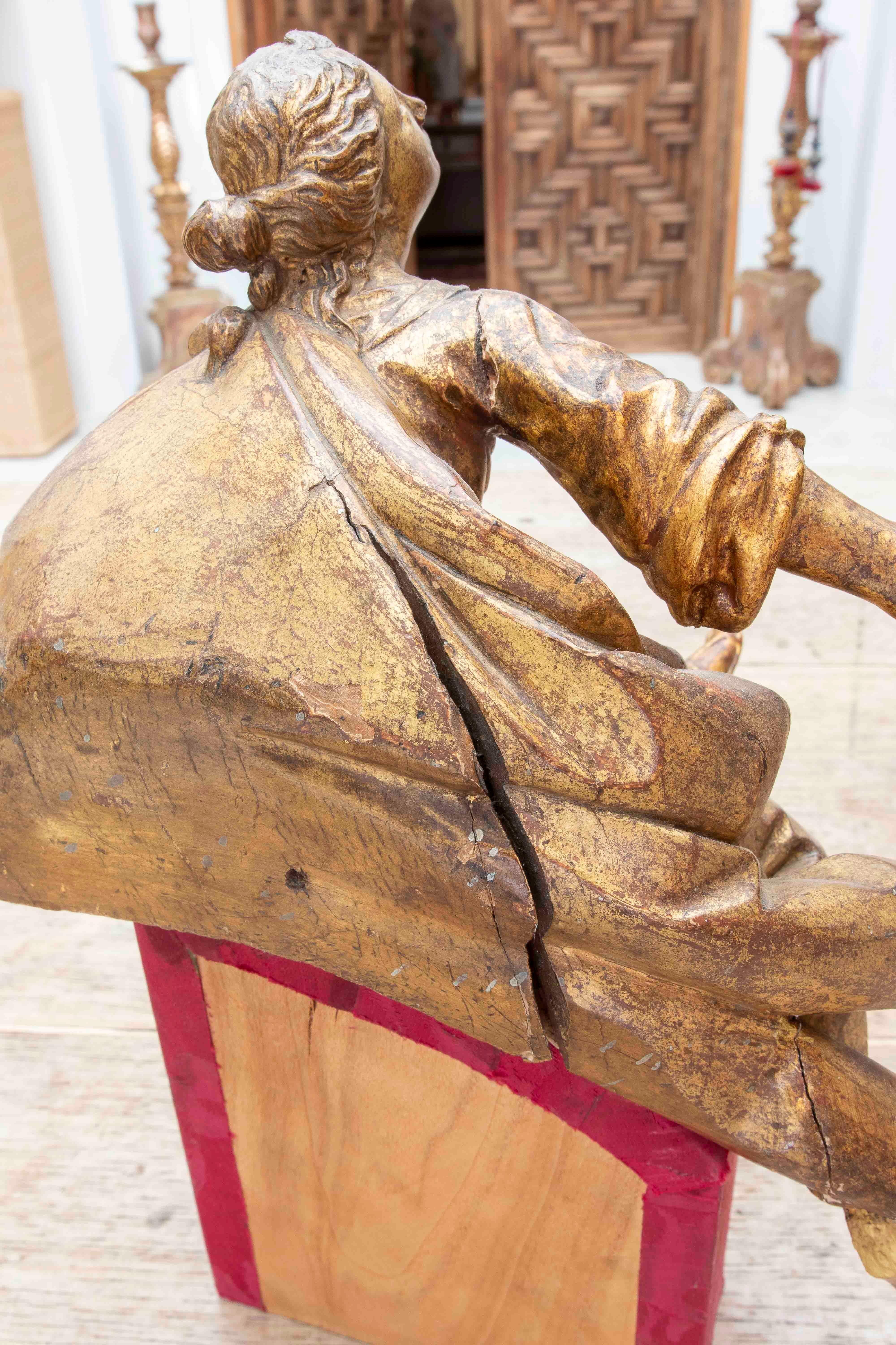 18th Baroque Sculpture of an Allegorical Female Figure in Carved and Gilded Wood For Sale 10