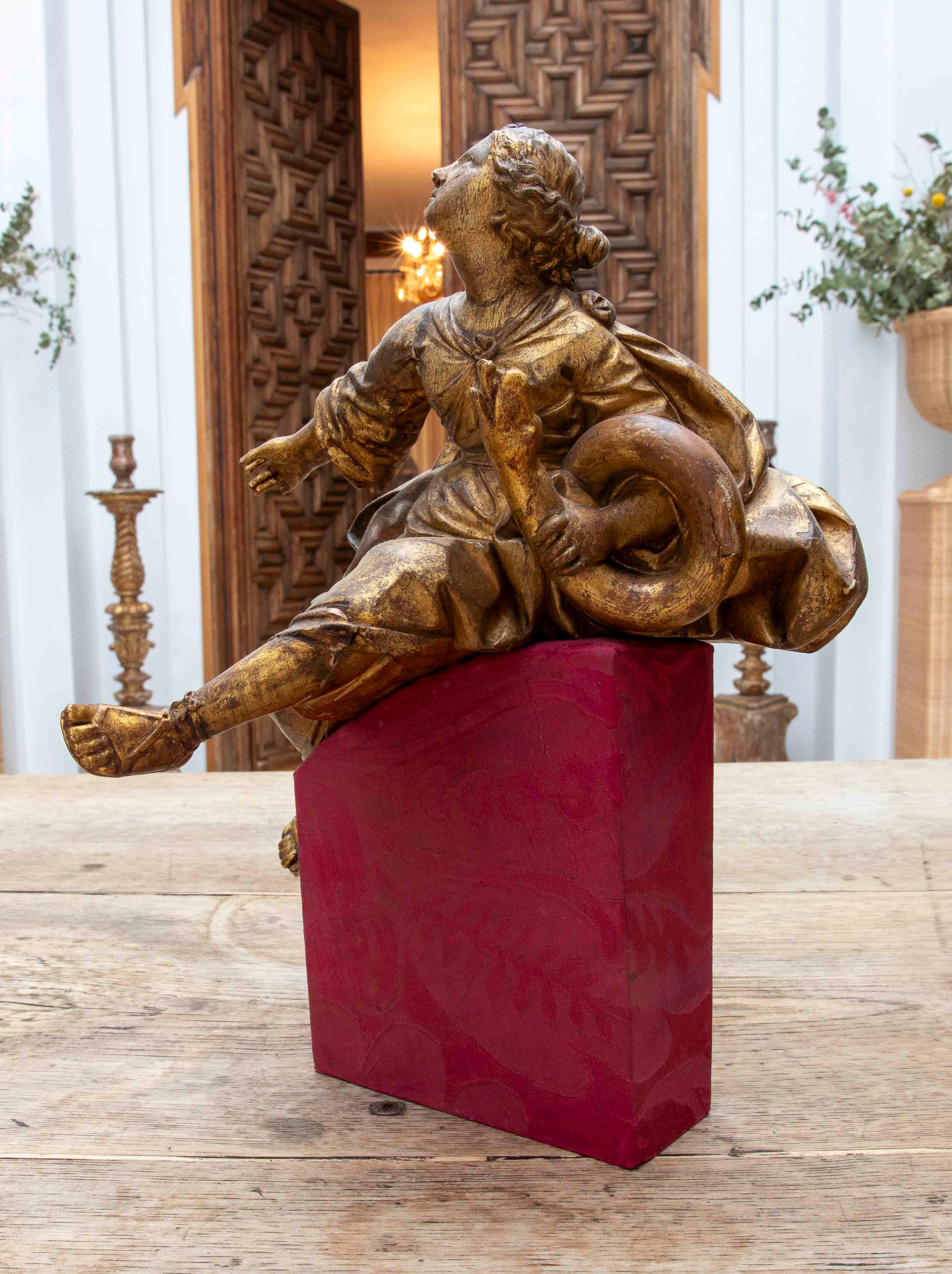 Spanish 18th Baroque Sculpture of an Allegorical Female Figure in Carved and Gilded Wood For Sale