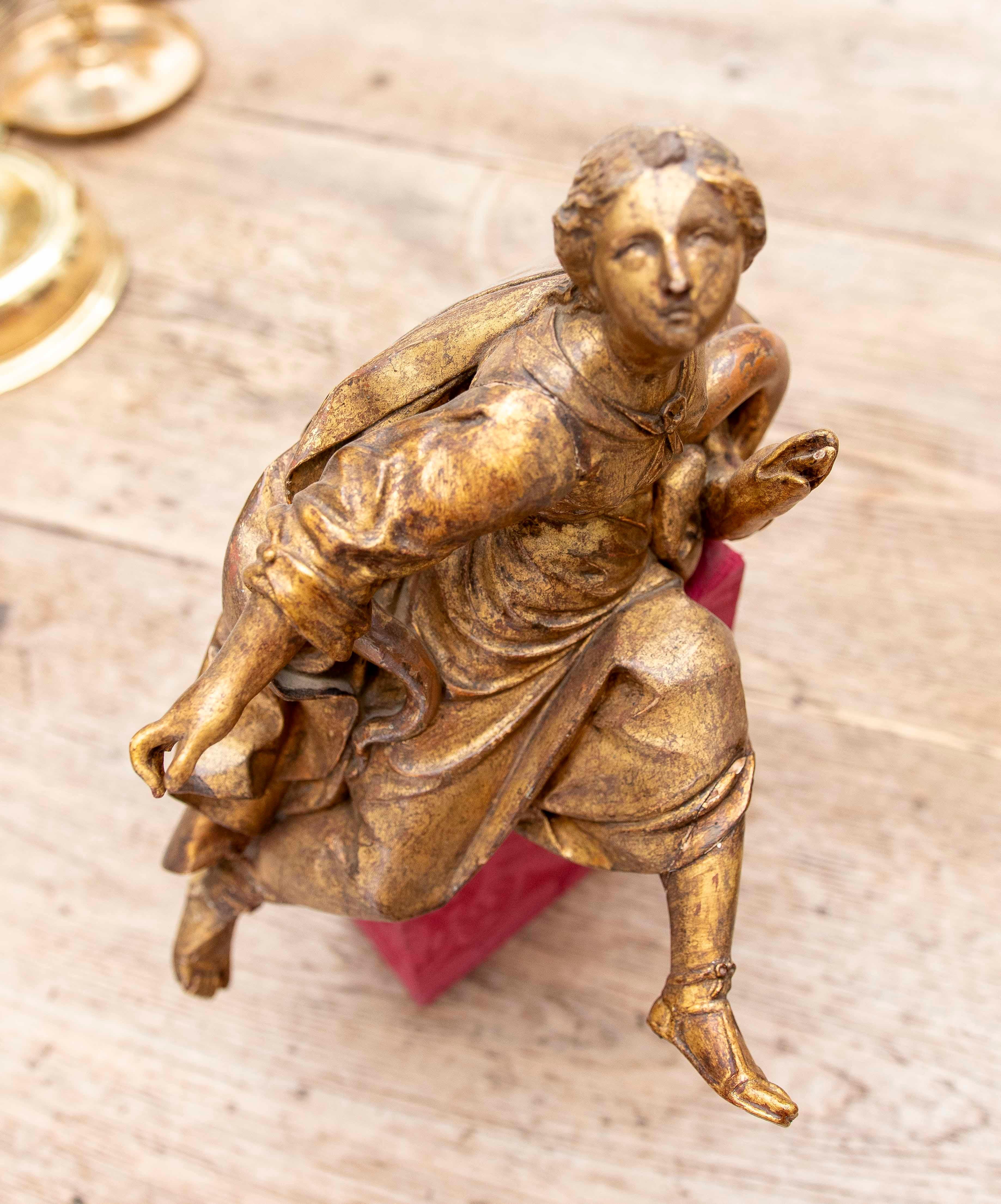 18th Baroque Sculpture of an Allegorical Female Figure in Carved and Gilded Wood For Sale 3