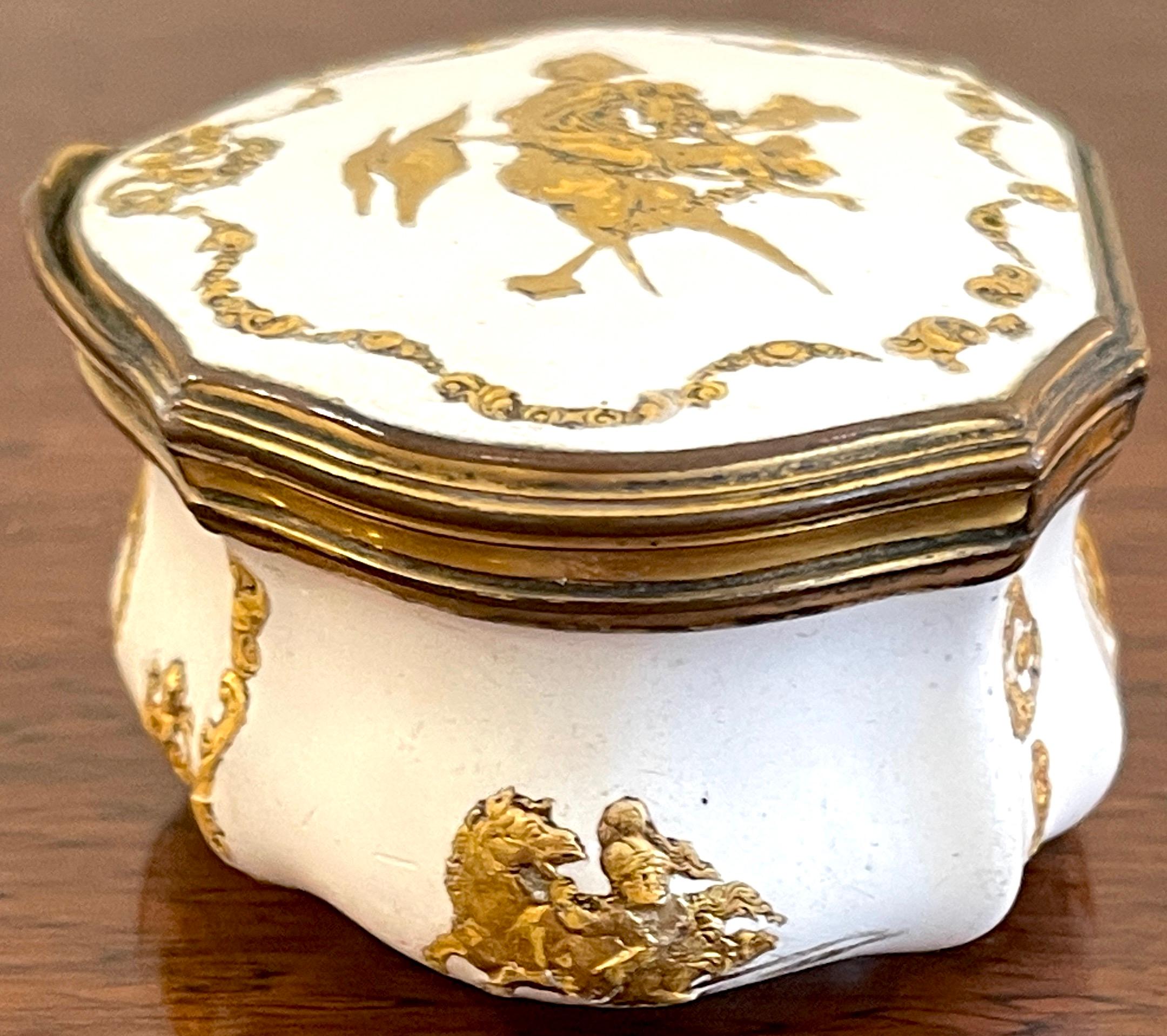 18th C  Allegorical Gilt Enamel Snuff Box,  Atrib Fromery Workshop For Sale 5