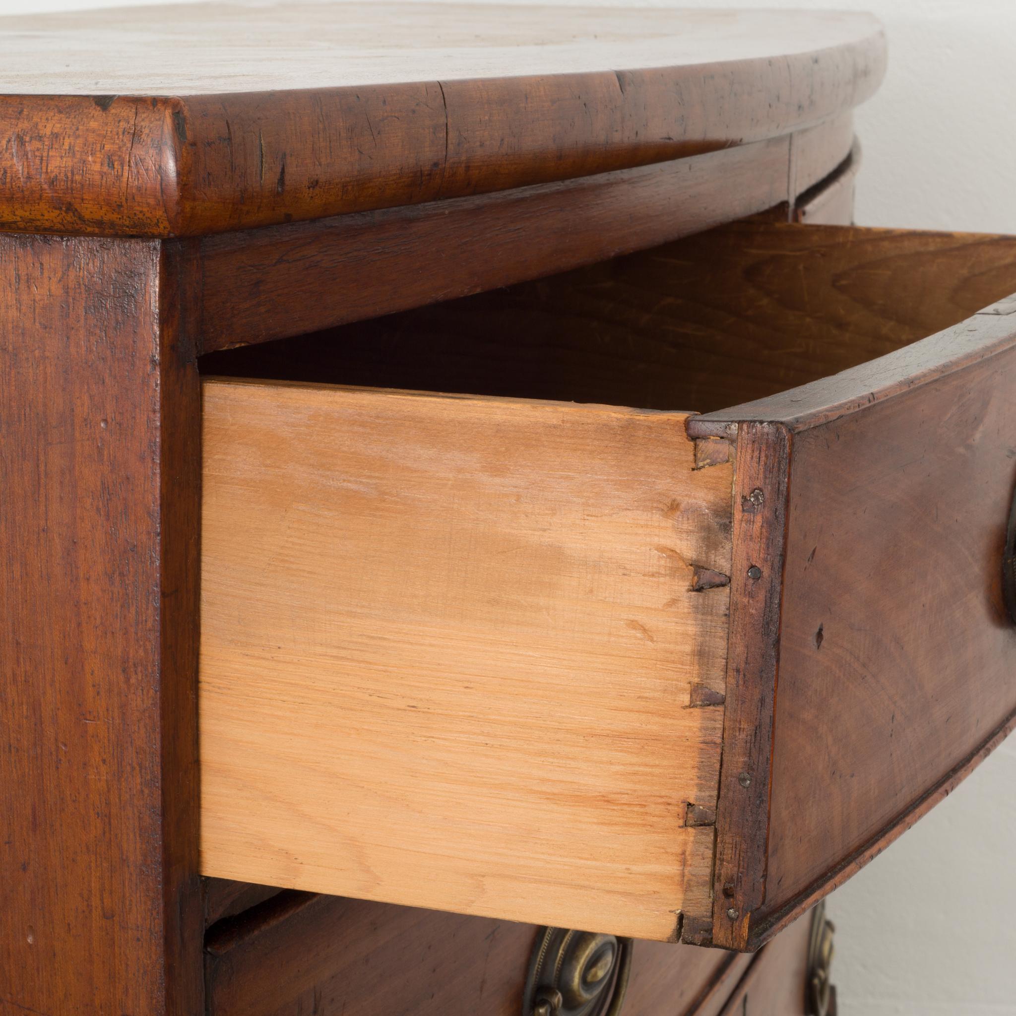 18th Century American Federal Mahogany Bow Front Chest, circa 1780 3