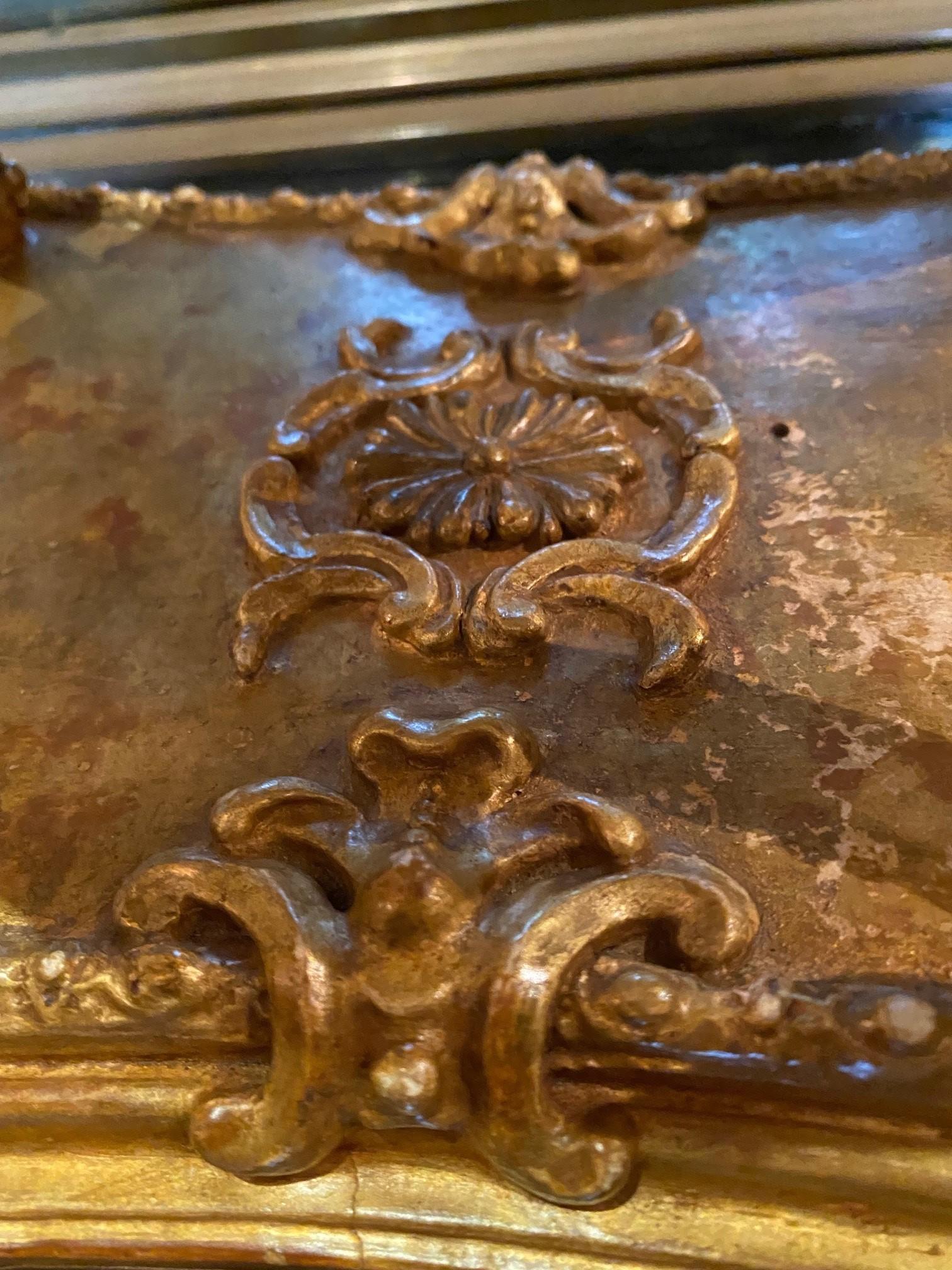 Cuivre Antique Panier en bois sculpté et doré Plat Vide poche bol Table Center Piece  en vente