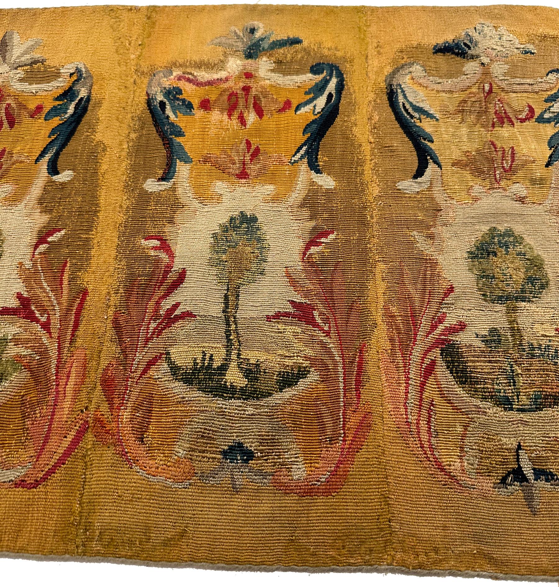Tissé à la main Antique French Tapestry Wool & Silk 49cmx38cm Fine Tree Design 1X2 18th C. en vente