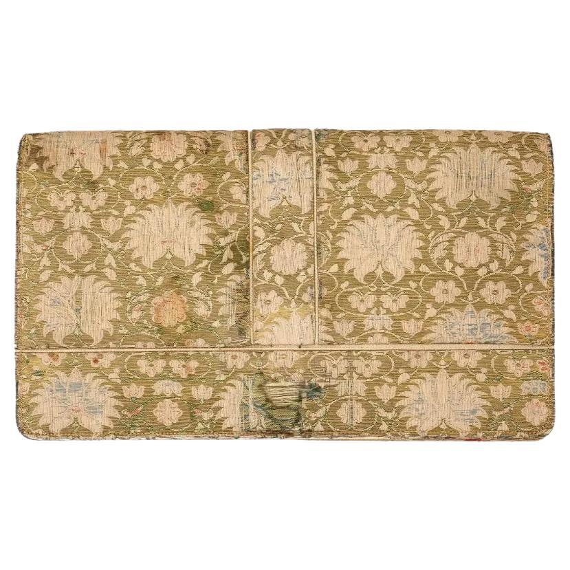 A.I.C. Antique Safavid Gold Silk Textile Hand Bag en vente