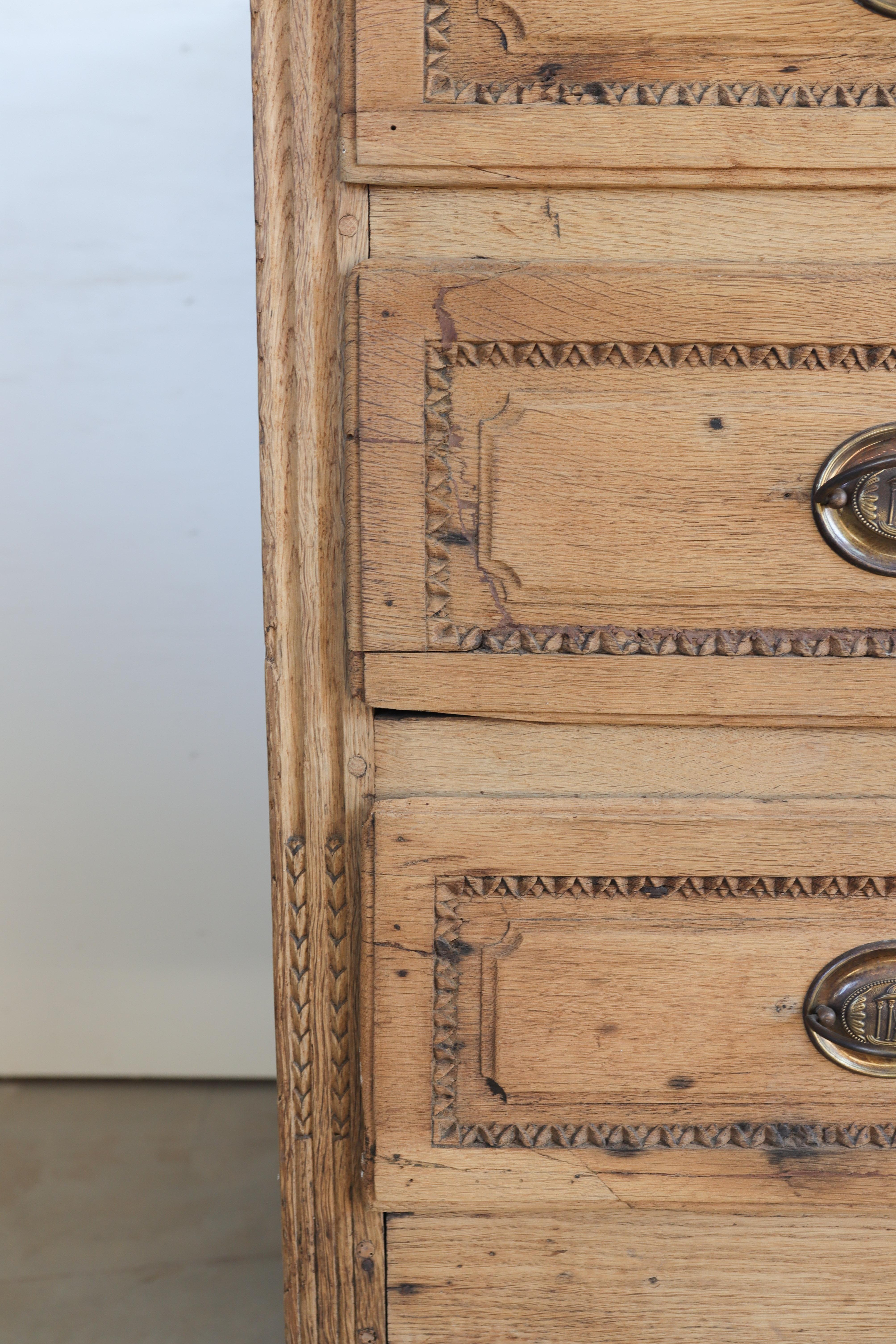 Belge A.I.C. Commode blanchie de Belgique du 18e siècle en vente