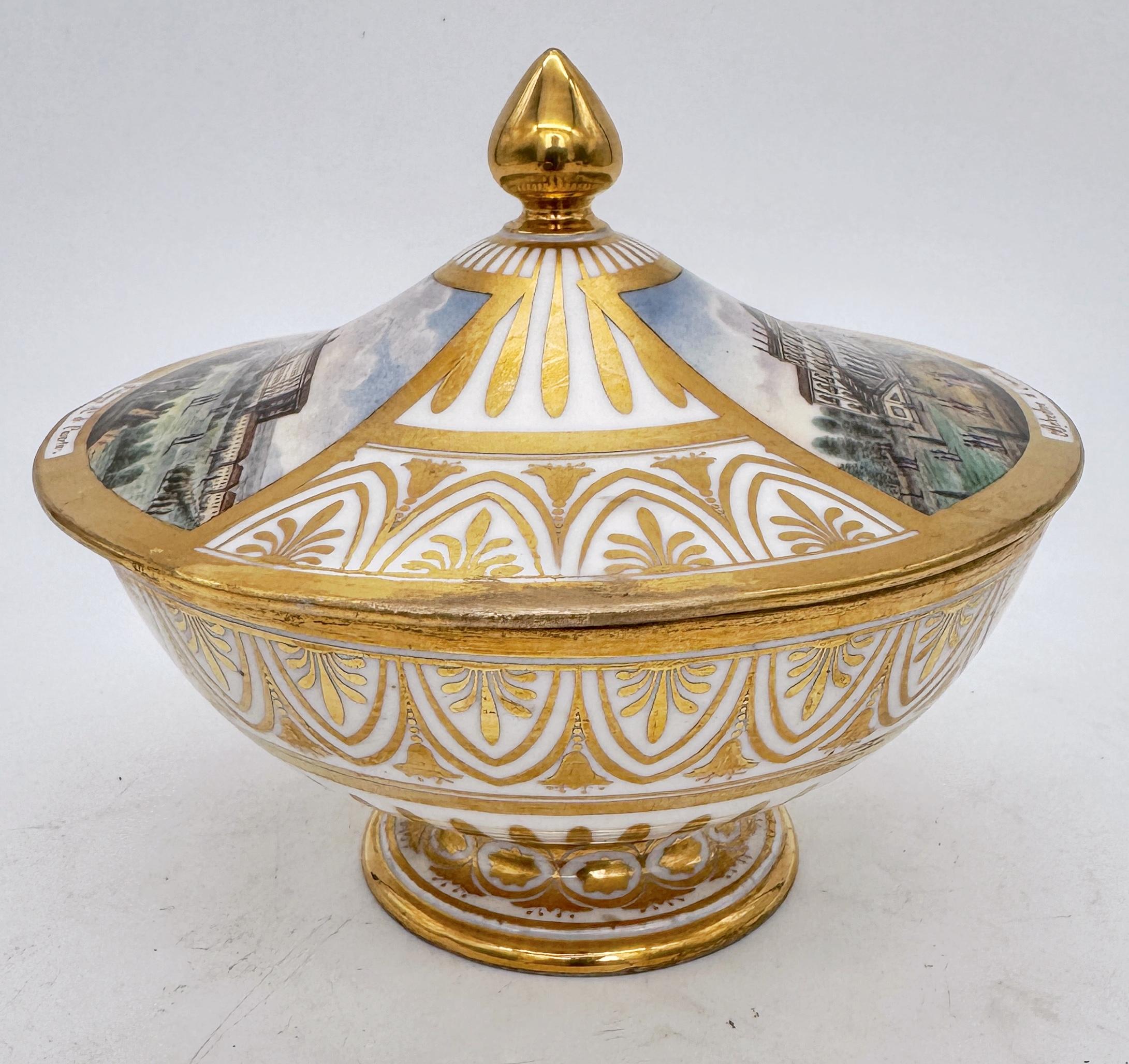 Caja de Capodimonte del s. XVIII, Vistas Palacio Real de Caserta y Belvedere di San Leucio Pintado a mano en venta