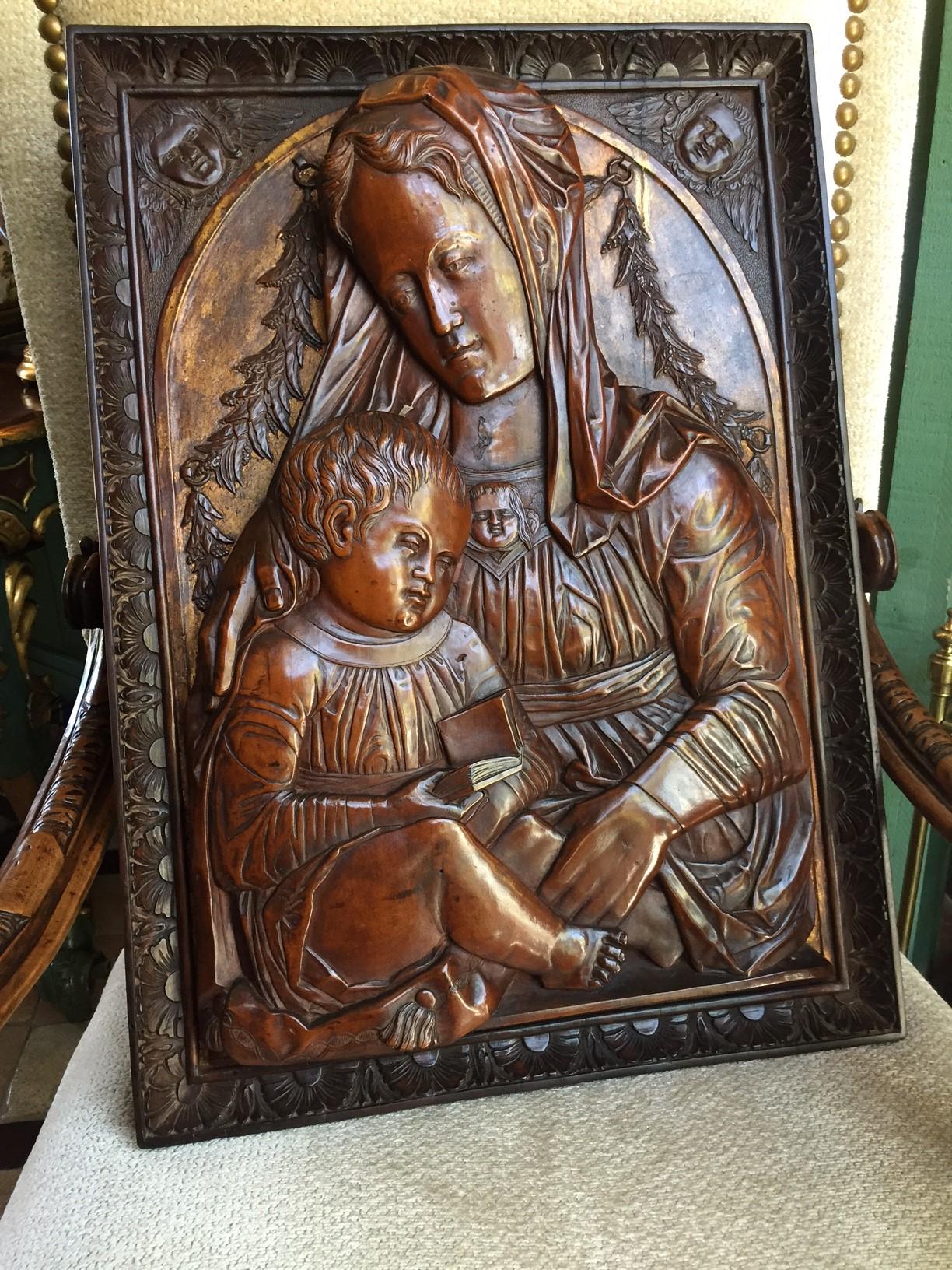 Carved Fruitwood Plaque of Virgin and Child Madonna, after Donatello Sculpture For Sale 3