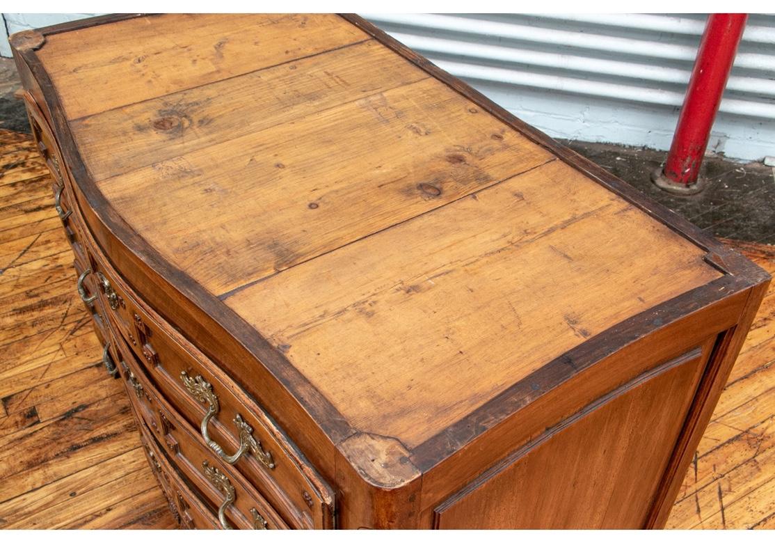 18th Century Carved Walnut Marble-Top Commode For Sale 5