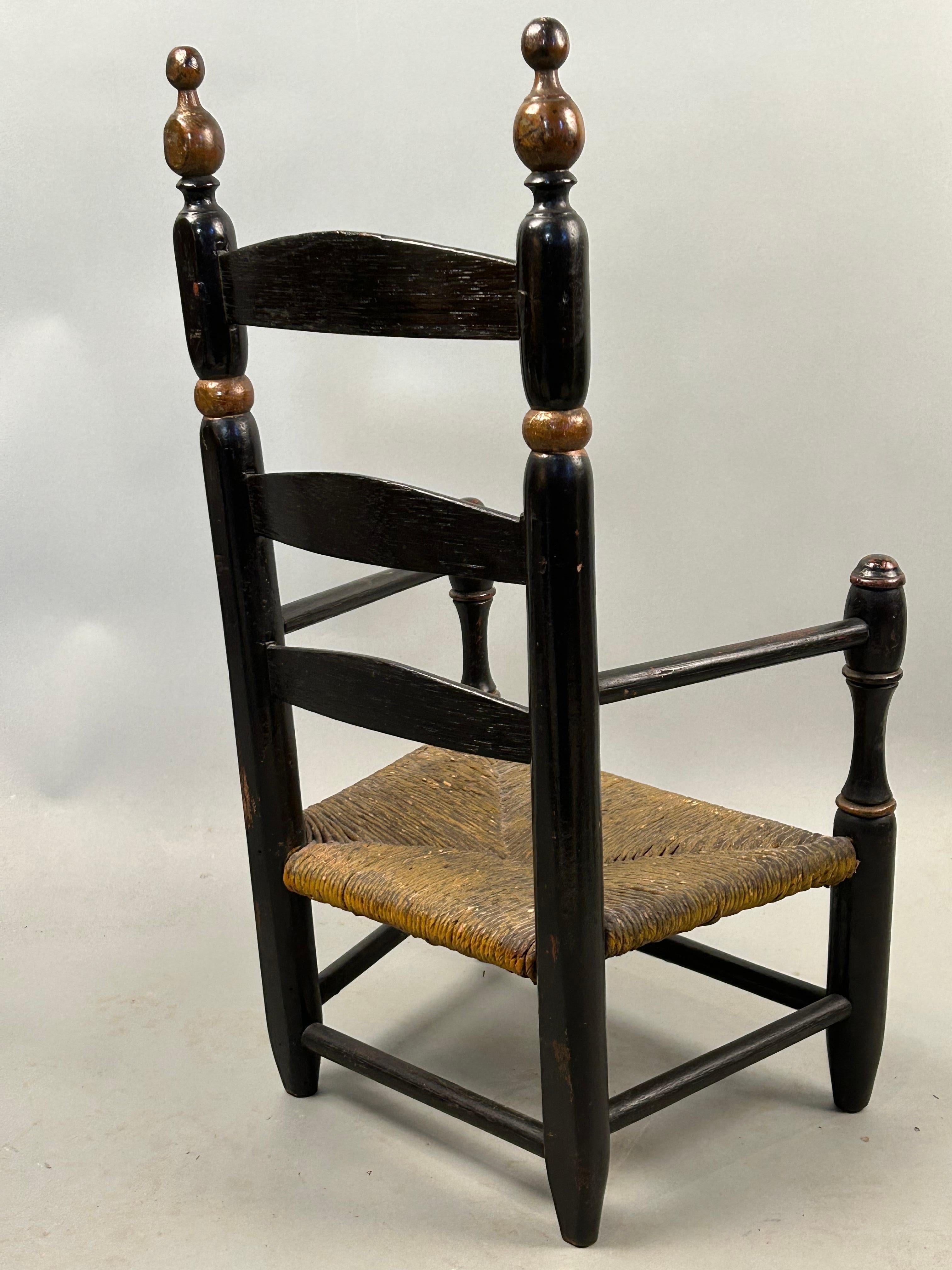 Menuiserie A.I.C. Child Child's Arm Chair du 18e siècle. en vente