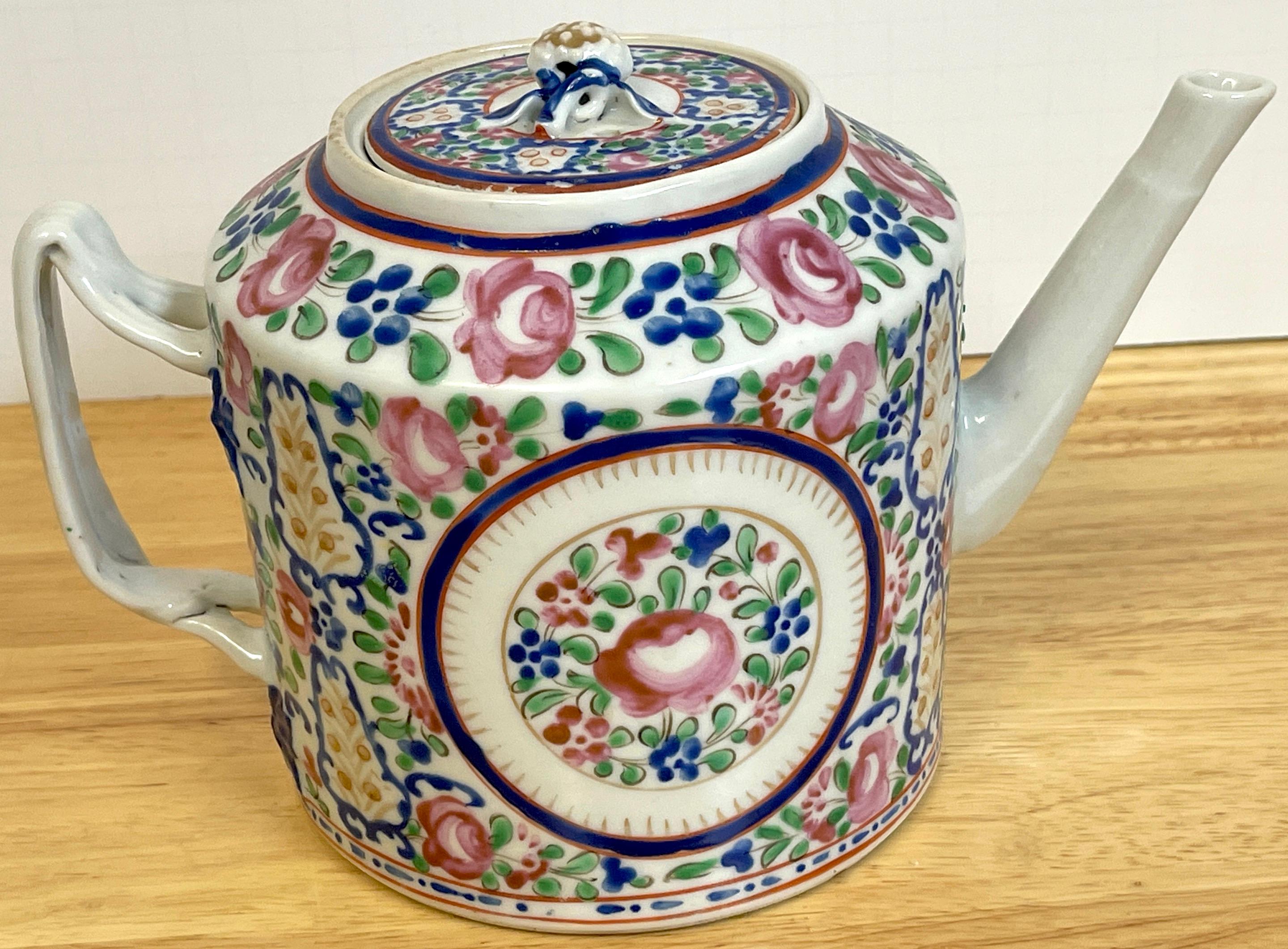 18th C Chinese Export Famille Rose Tea Pot, in the French Taste For Sale 1