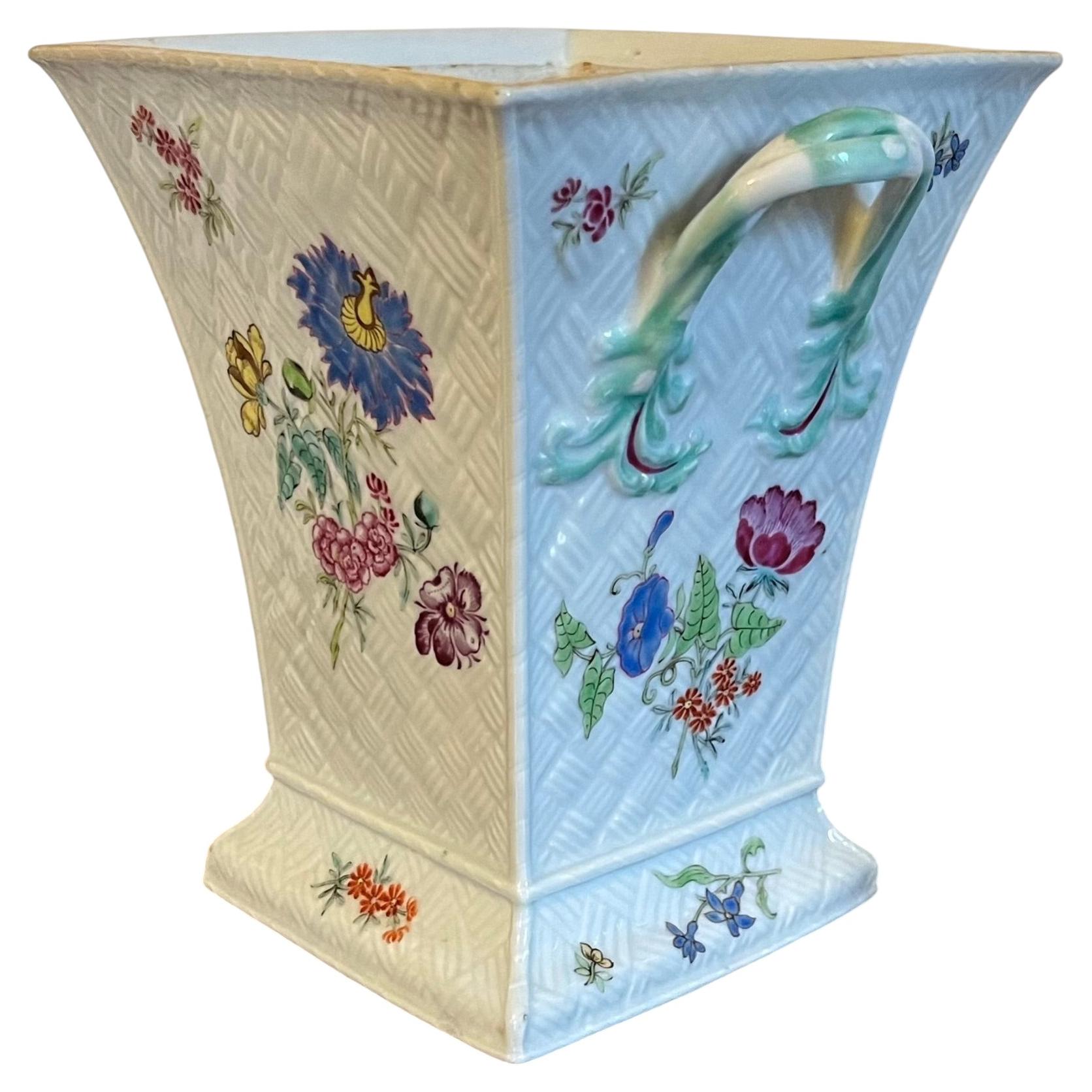 18th c. Chinese Export Porcelain Bulb Pot or Cachepot Vase in Famille Rose Glaze