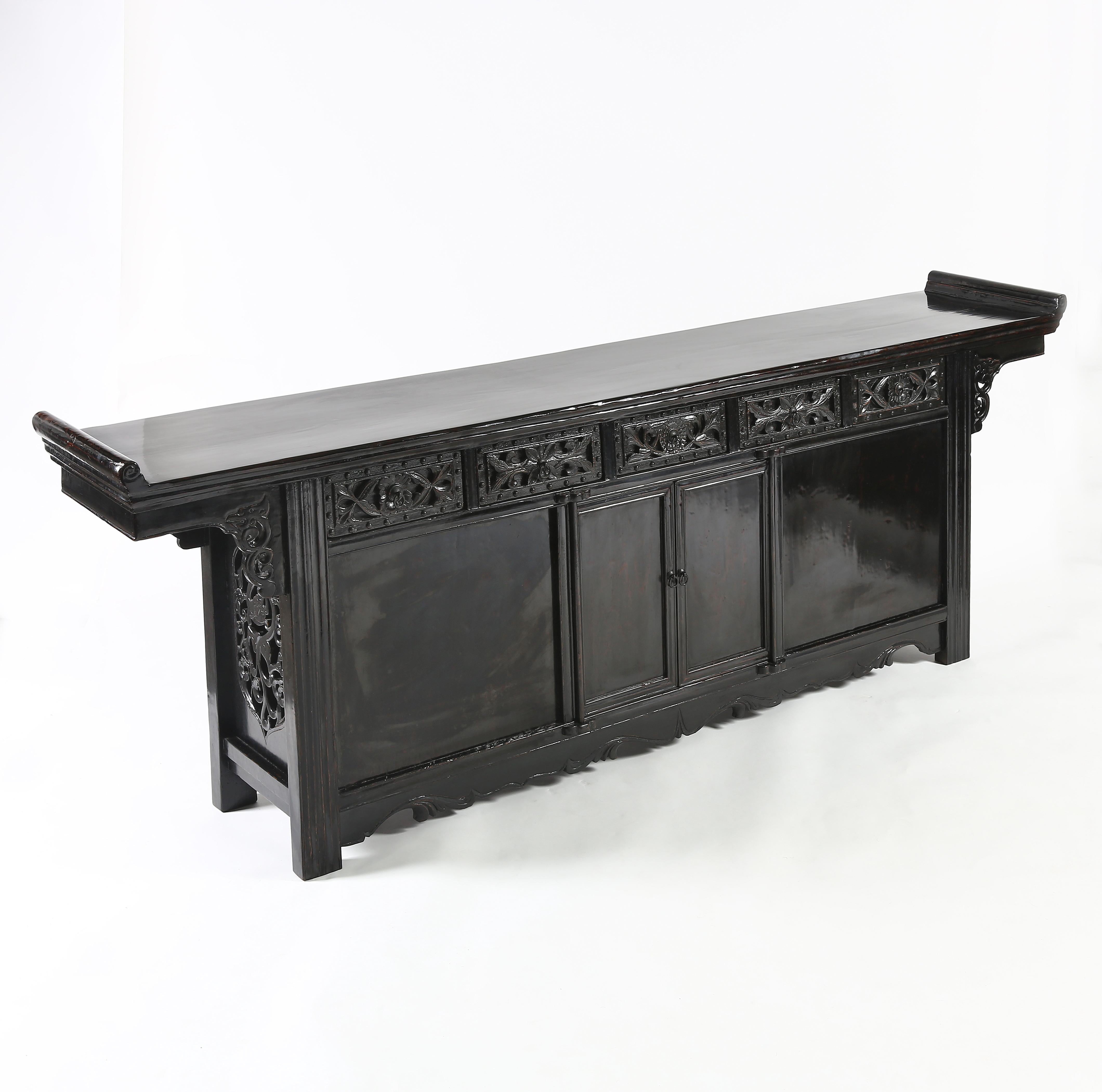 Qing 18th Century Chinese Long Coffer with Everted Ends For Sale