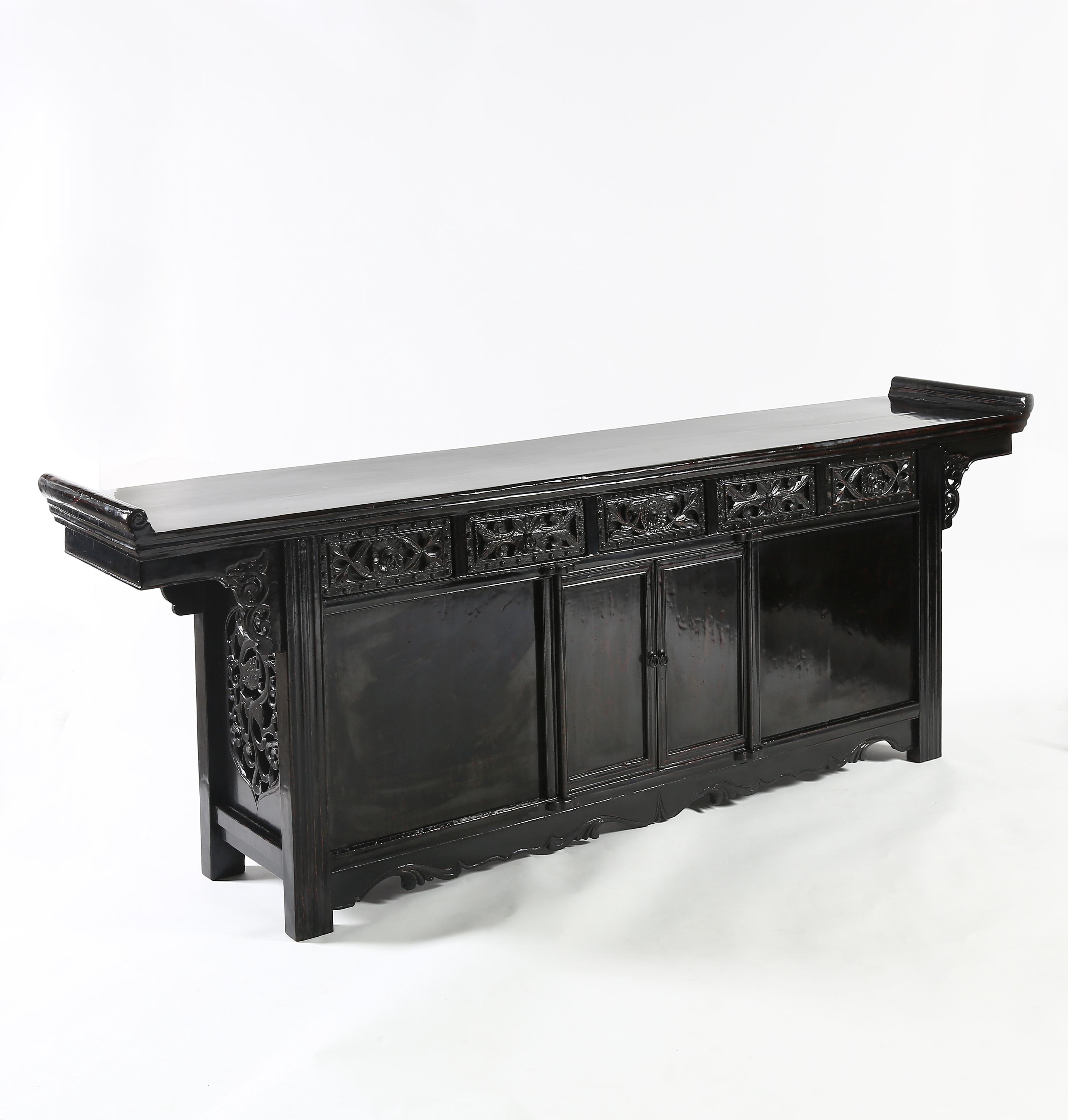 Hand-Carved 18th Century Chinese Long Coffer with Everted Ends For Sale