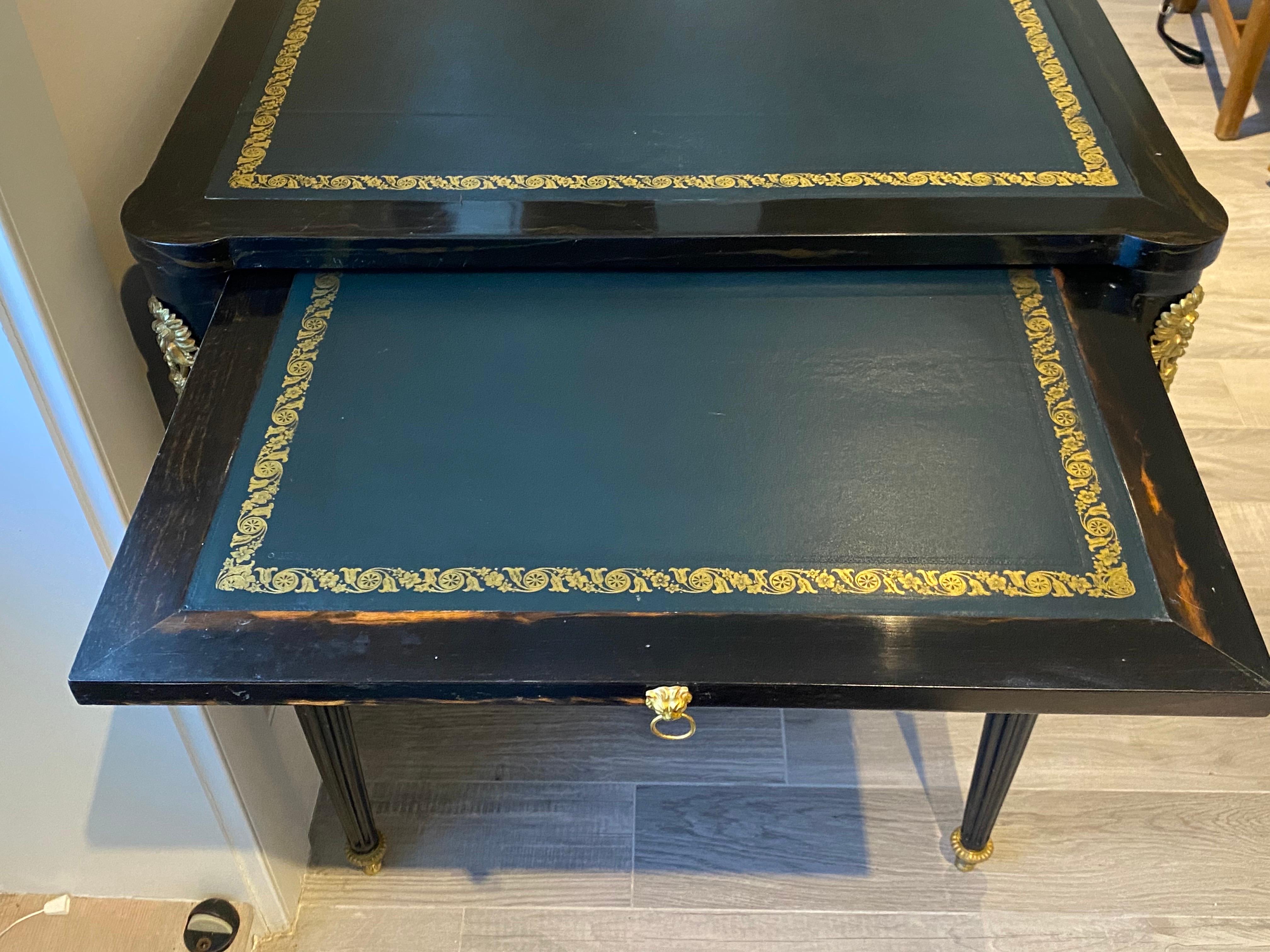 18th C. Continental Black Lacquer Chinoiserie Bureau Plat W Gilt Bronze Ormolu In Good Condition For Sale In Southampton, NY
